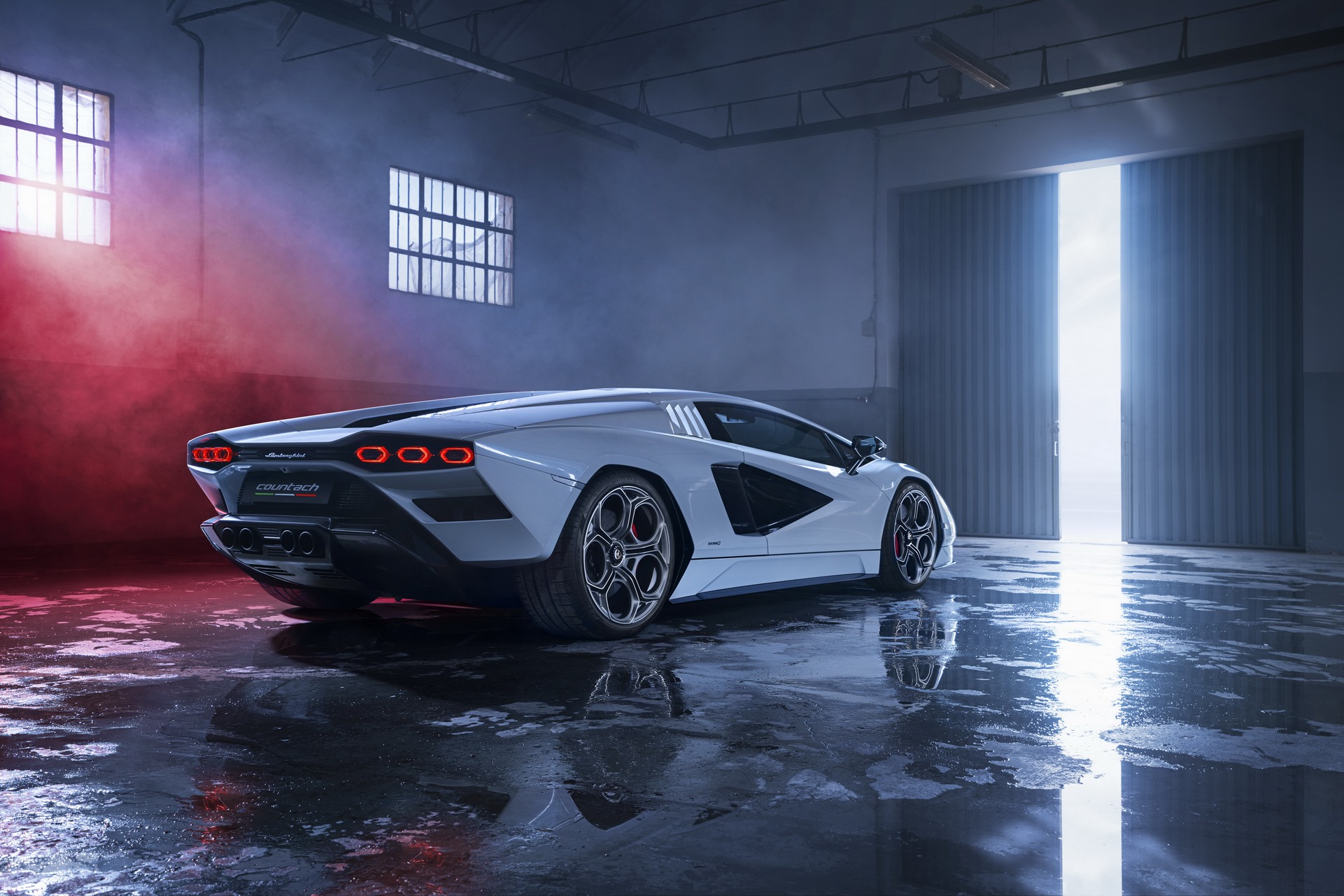 Lamborghini Countach LPI 800-4 Goes Back To The Future As A Sian-Based 21st Century Supercar