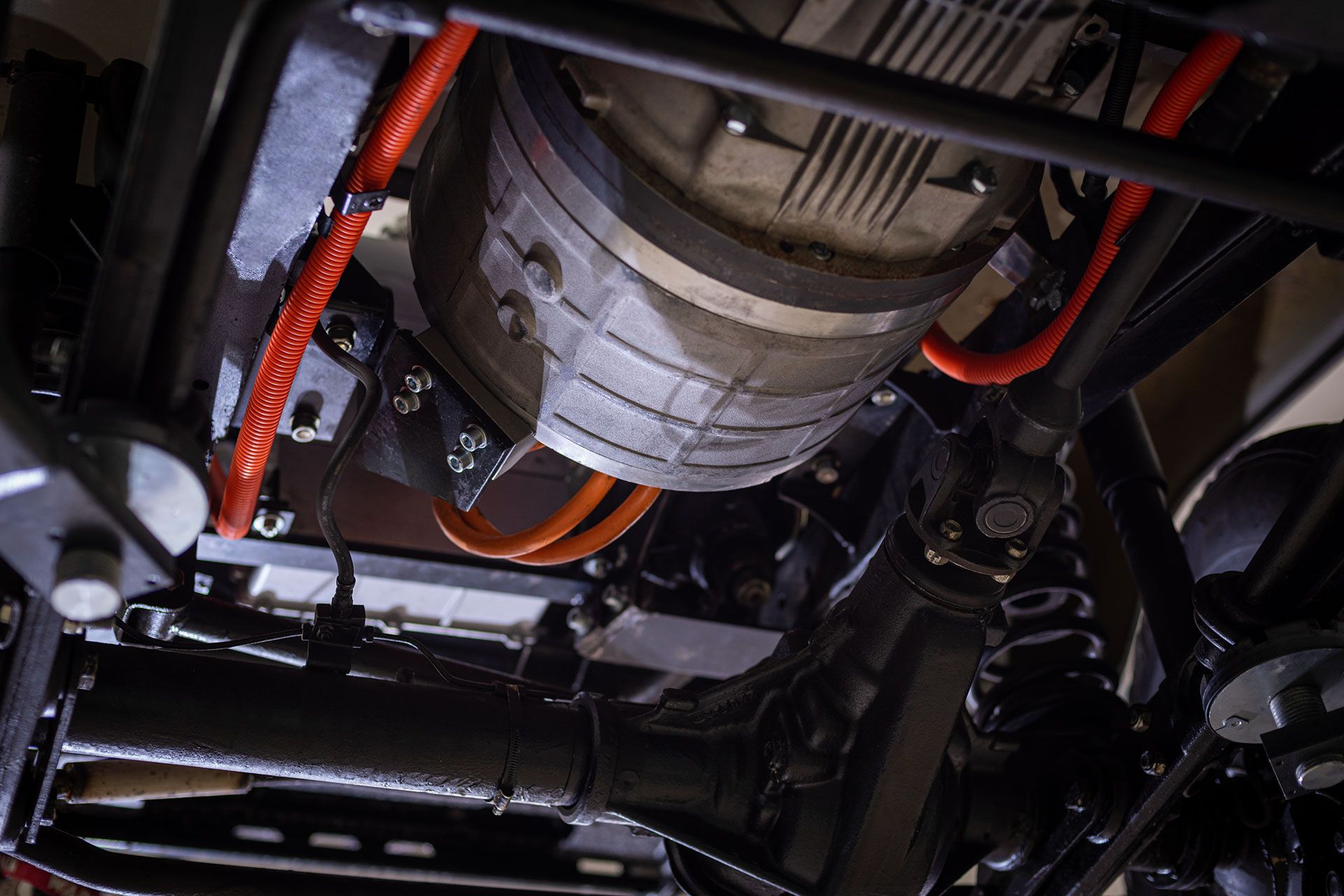 MWM Spartan Electromod Is Based On UAZ Hunter Russian Off-Roader