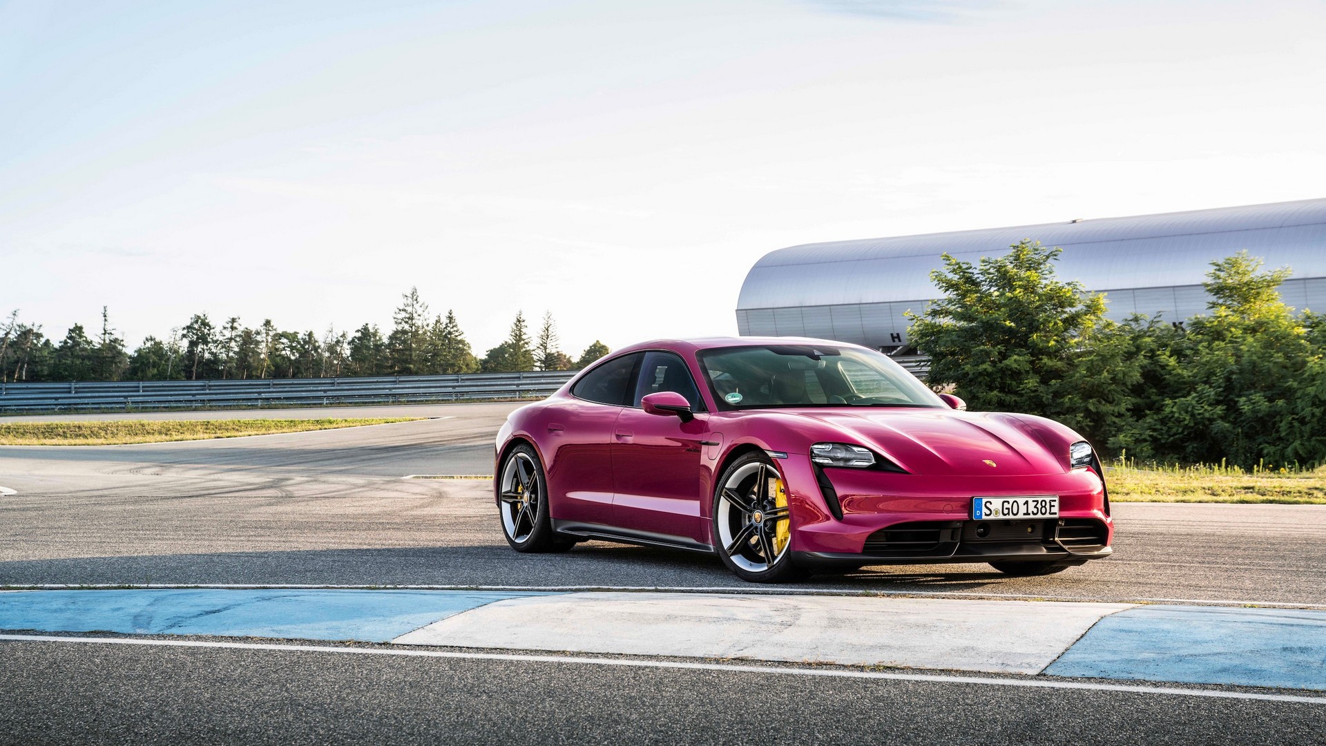 2022 Porsche Taycan Gains New Colors, Upgraded Tech And Better Real-World Ranges