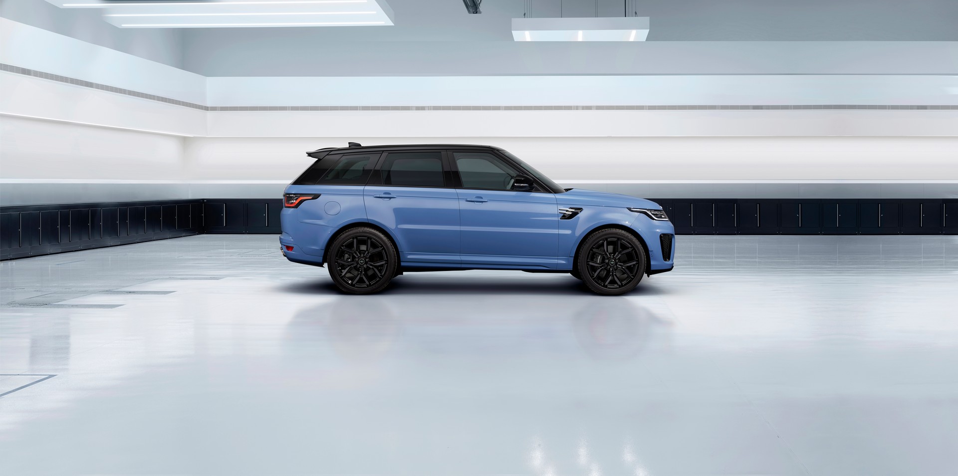 Range Rover Sport SVR Ultimate Edition Combines Unique Styling With 575 HP