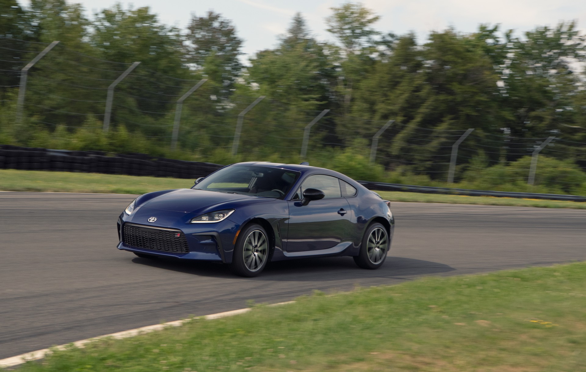 Toyota Explains The Differences Between 2022 GR 86 And Subaru BRZ, Announces Gazoo Racing Parts