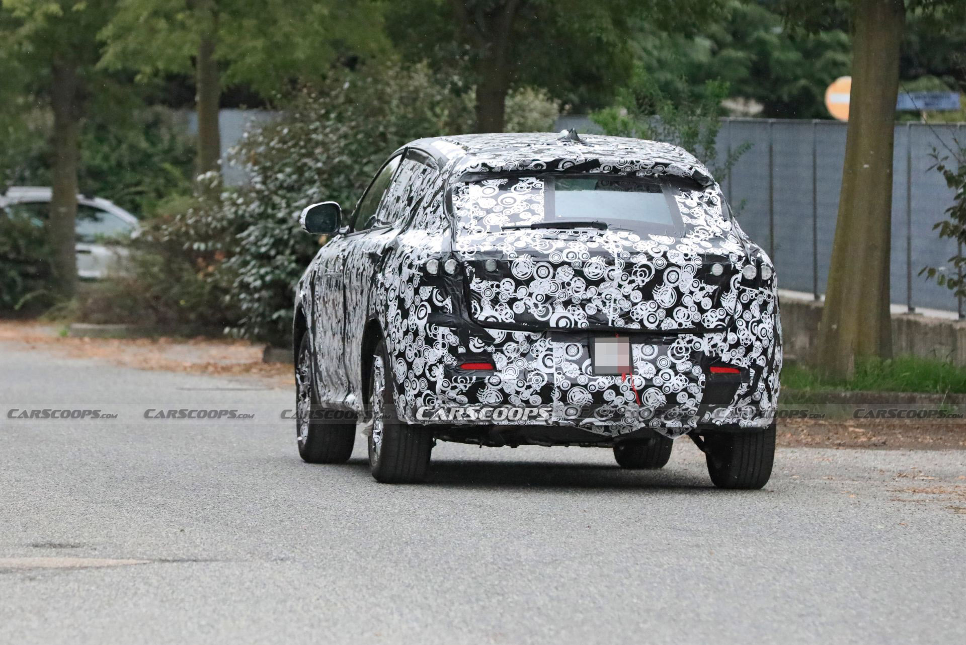 2023 Alfa Romeo Tonale PHEV Spied Showing Production Body And Headlights