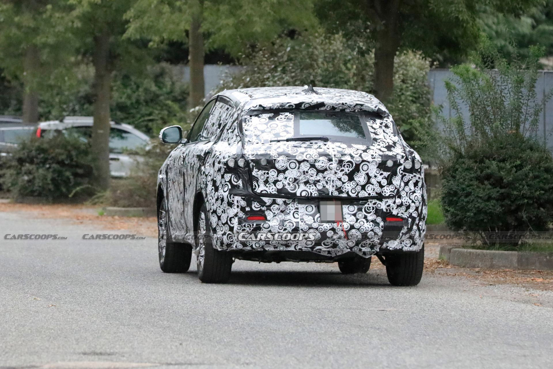 2023 Alfa Romeo Tonale PHEV Spied Showing Production Body And Headlights