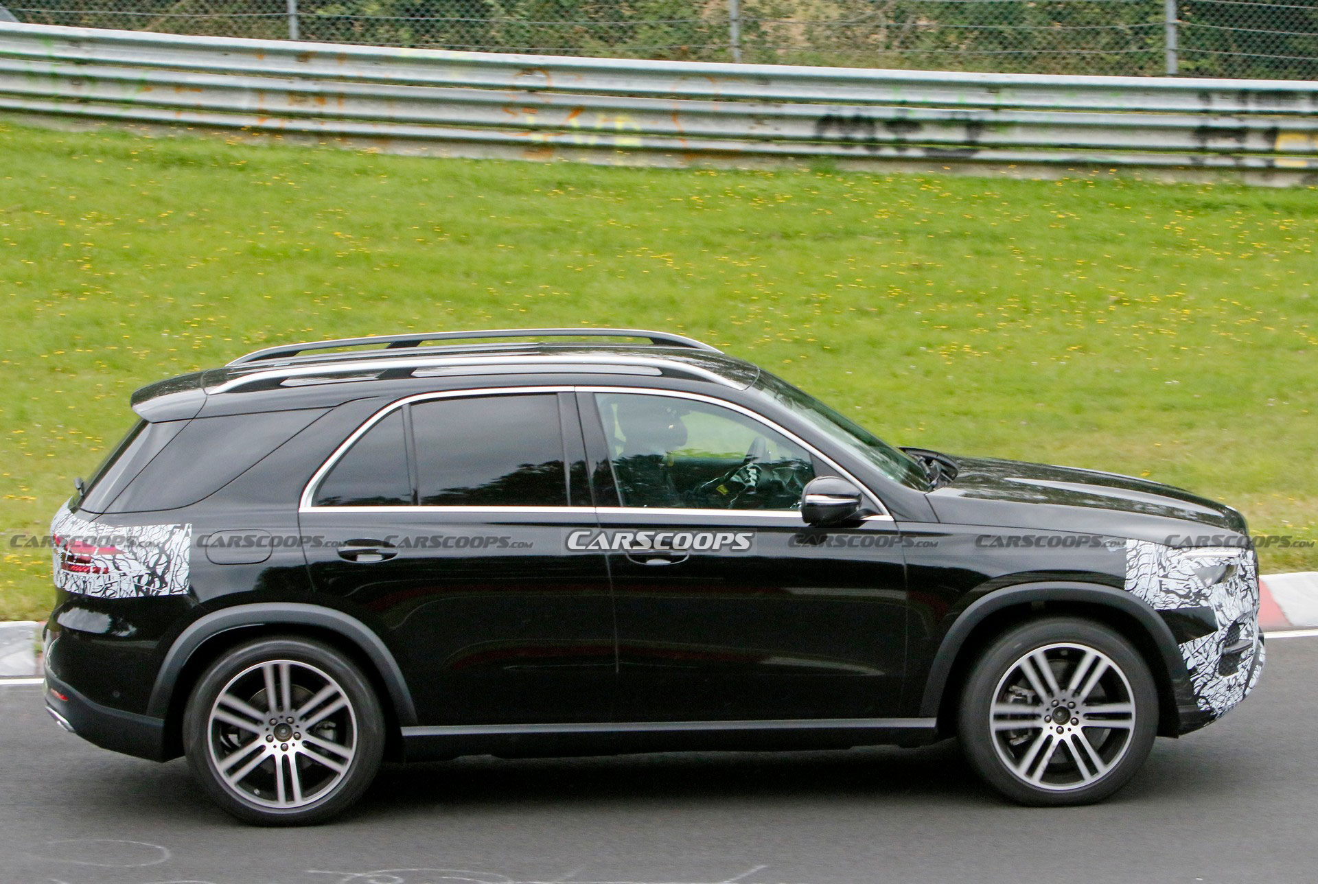 2023 Mercedes GLE Returns To Show Off Minor Updates