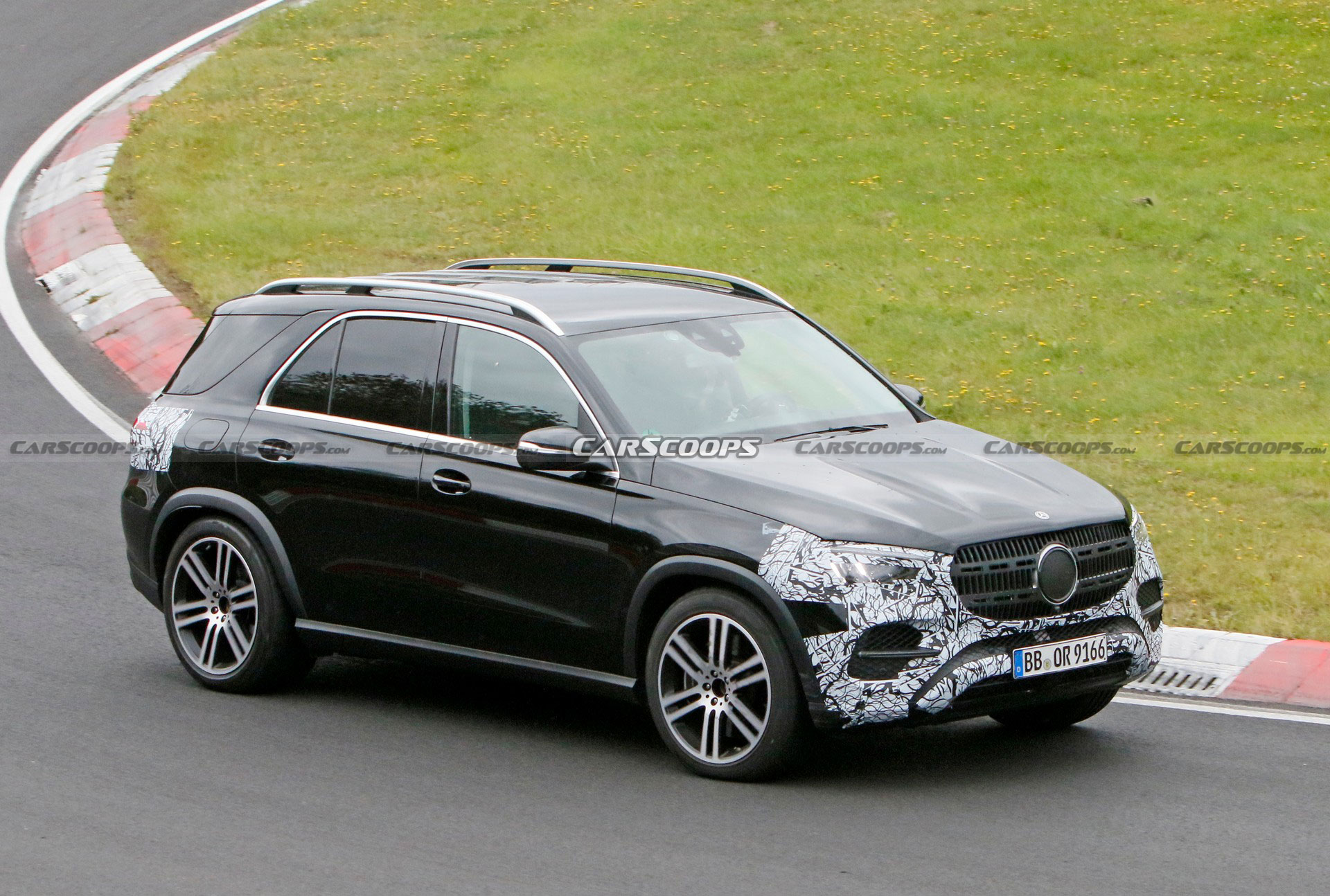 2023 Mercedes GLE Returns To Show Off Minor Updates