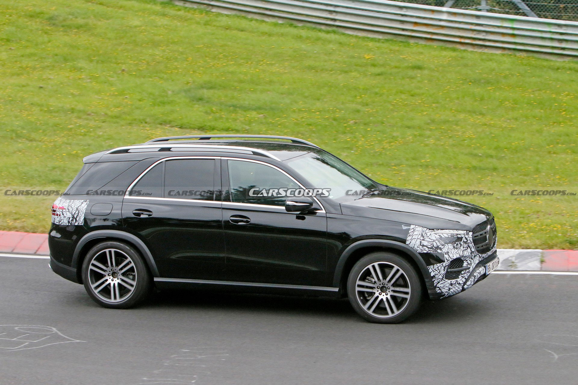 2023 Mercedes GLE Returns To Show Off Minor Updates