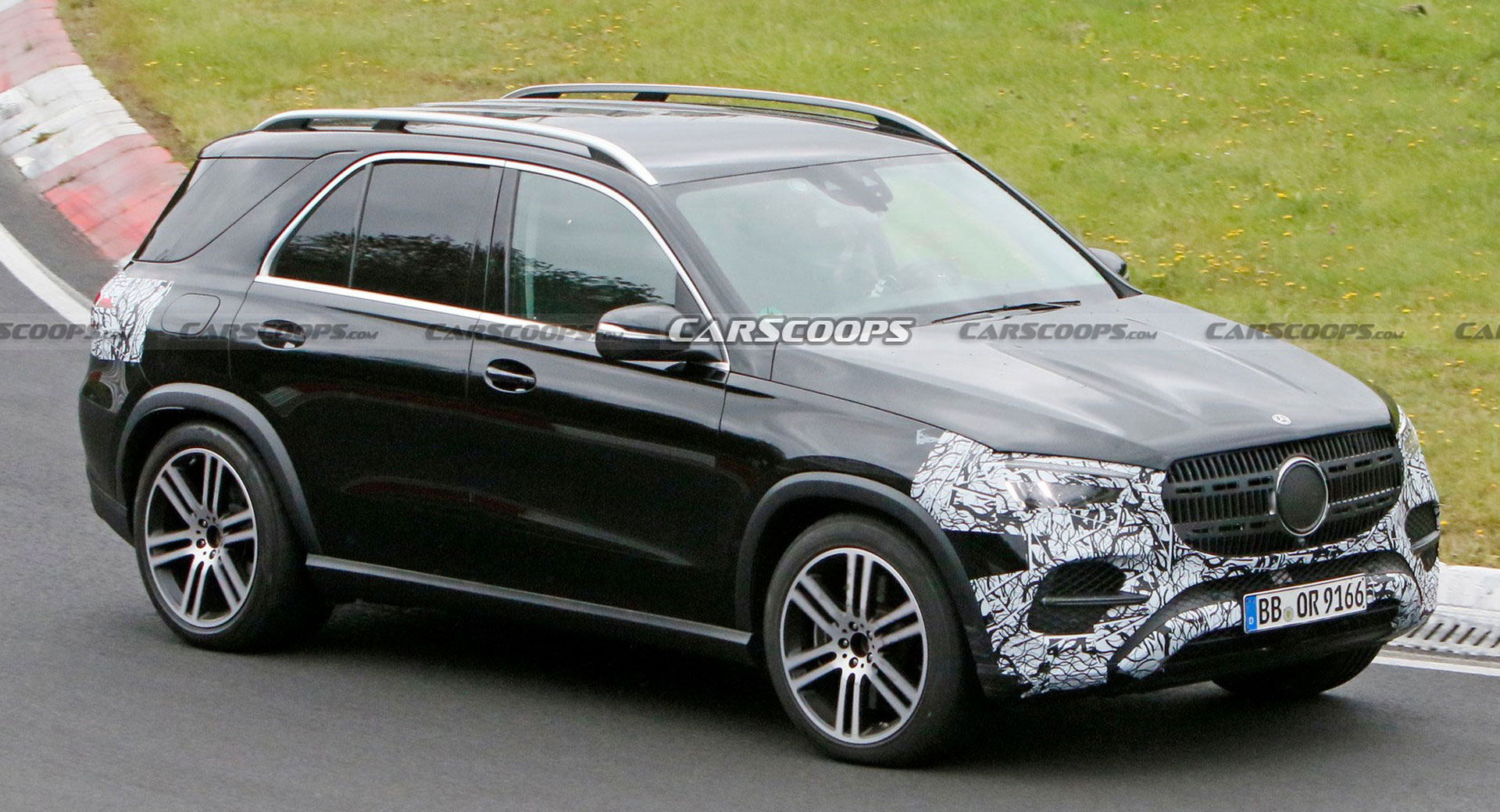2023 Mercedes GLE Returns To Show Off Minor Updates | Carscoops