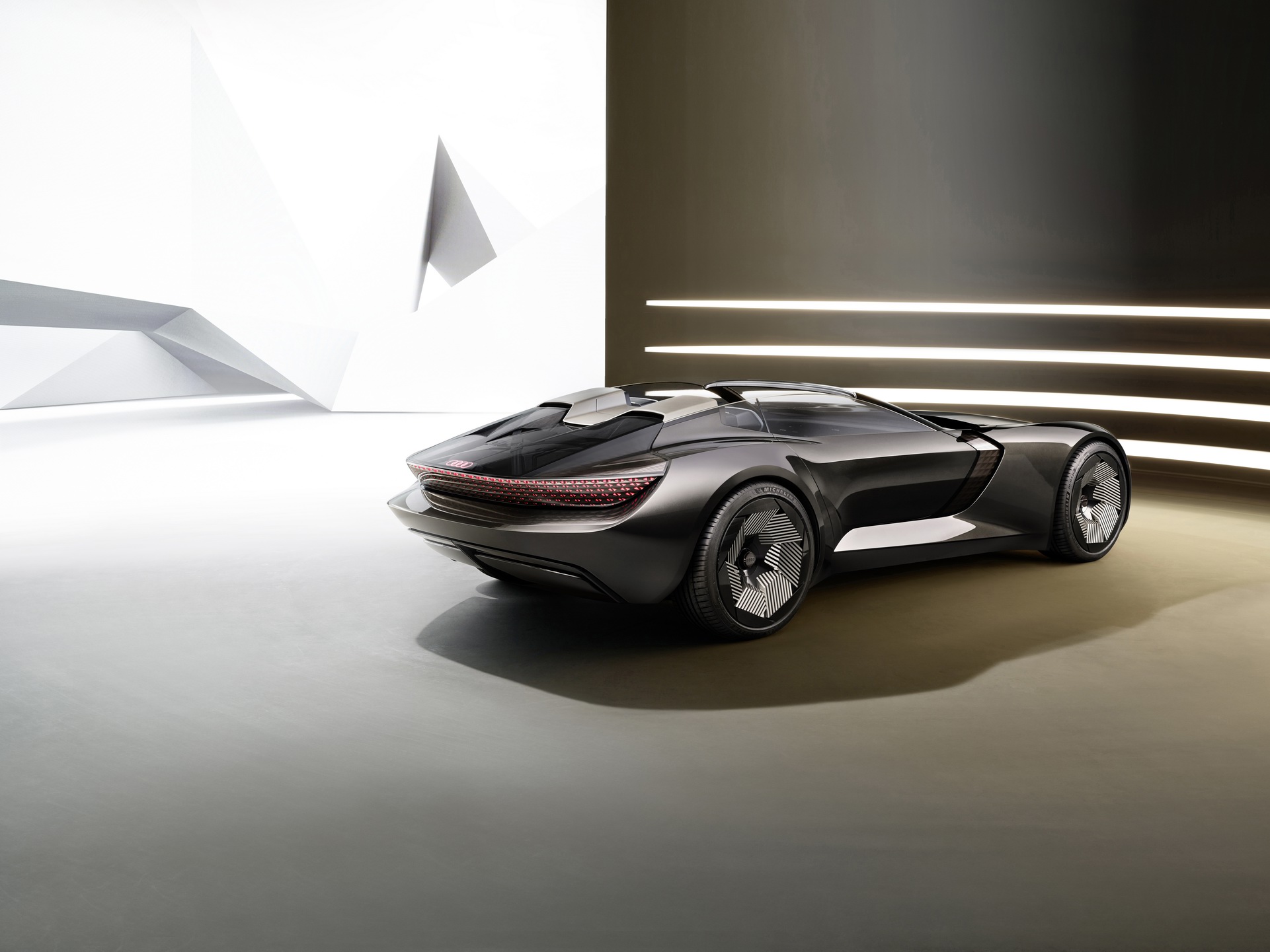 Audi Skysphere Concept Is A Striking Shape-Shifting EV With An Expandable Wheelbase