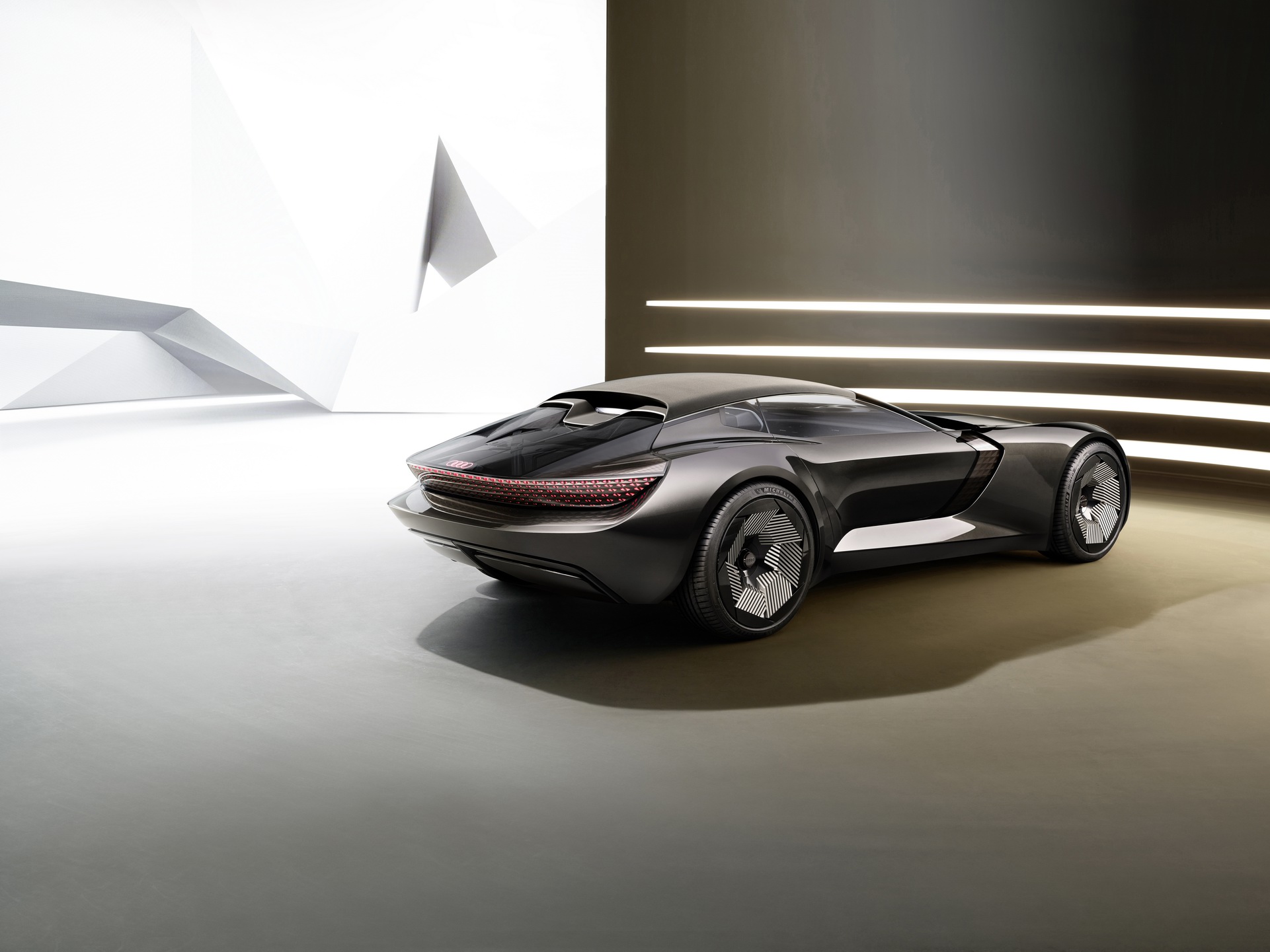 Audi Skysphere Concept Is A Striking Shape-Shifting EV With An Expandable Wheelbase
