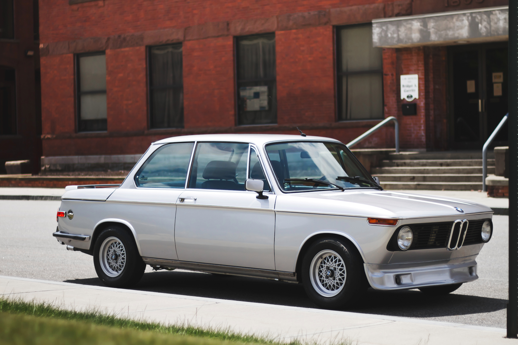 Modified 1974 BMW 2002 Looks Very Clean And Oh So Cool