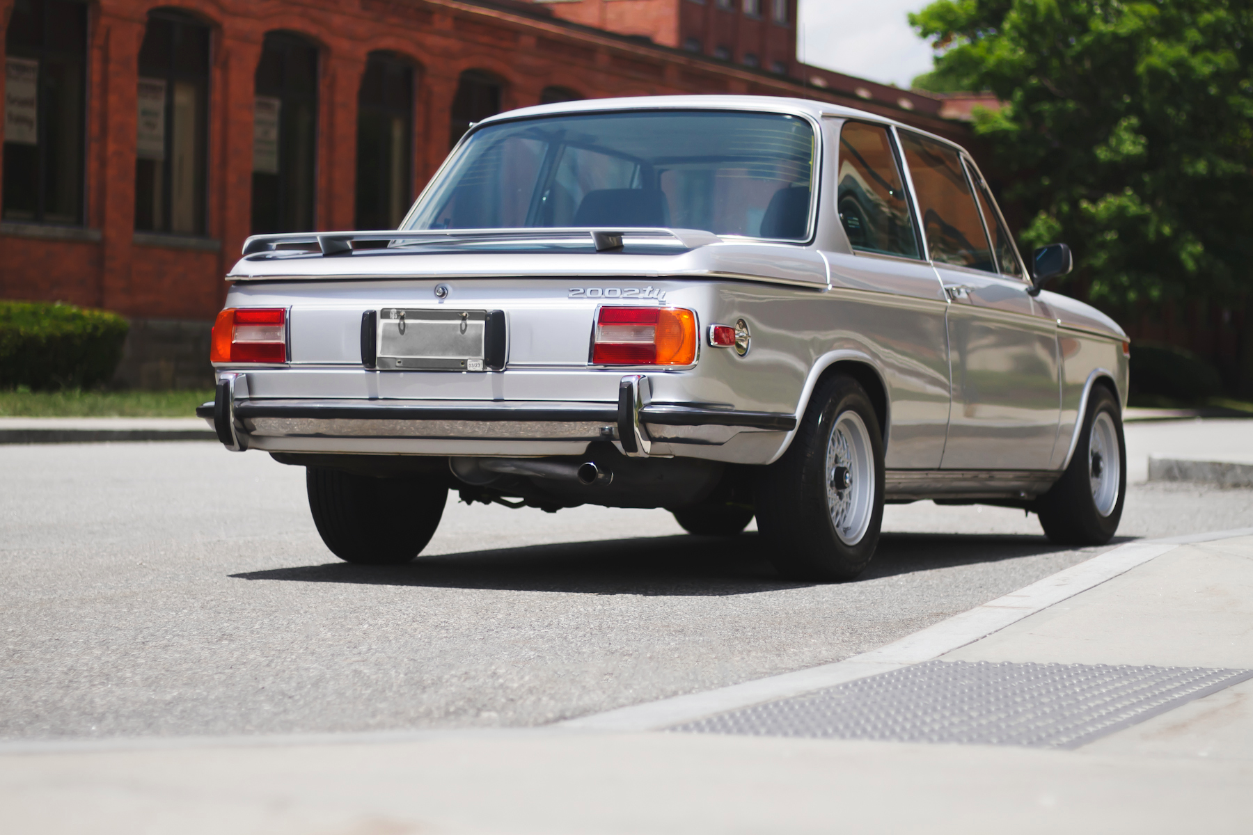 Modified 1974 BMW 2002 Looks Very Clean And Oh So Cool