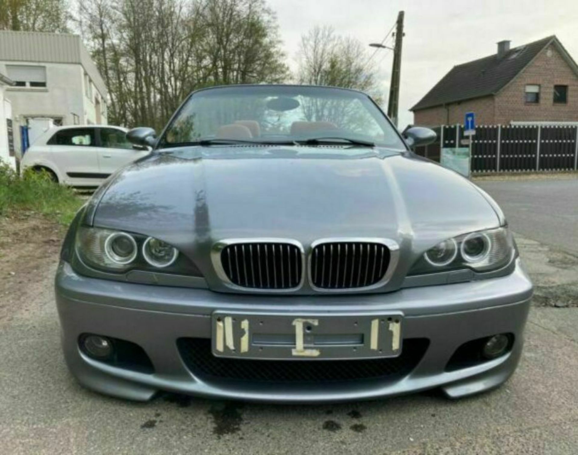Confused BMW 328i Convertible Is An E36 And E46 Mashup