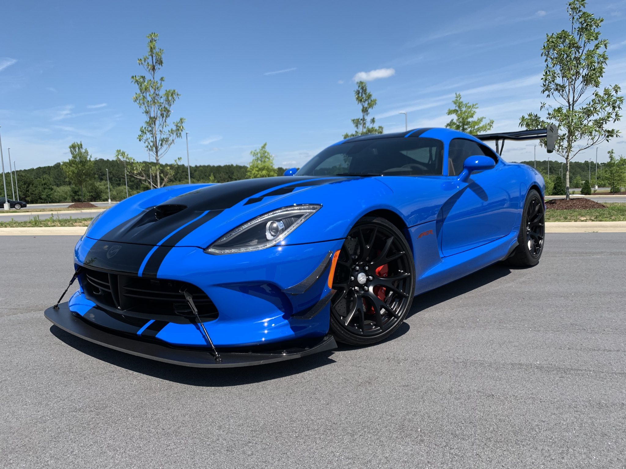 Low Mileage Dodge Viper Acr Extreme Is Begging To Be Driven Carscoops