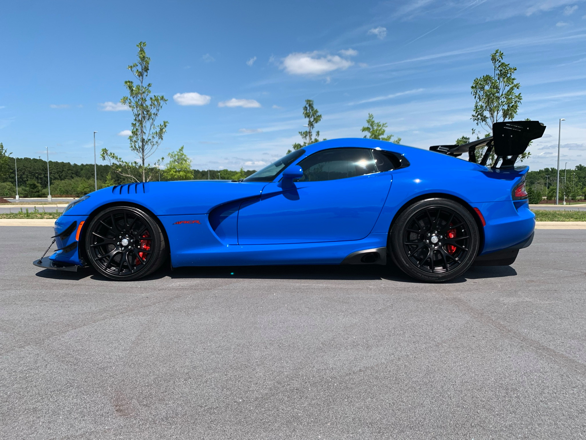Low-Mileage Dodge Viper ACR Extreme Is Begging To Be Driven