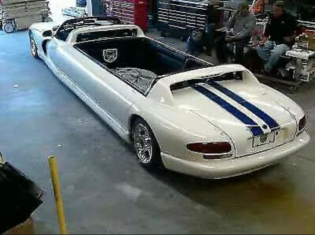 This 25-Feet Long Dodge Viper Limo Is A One-Off But Failed To Sell