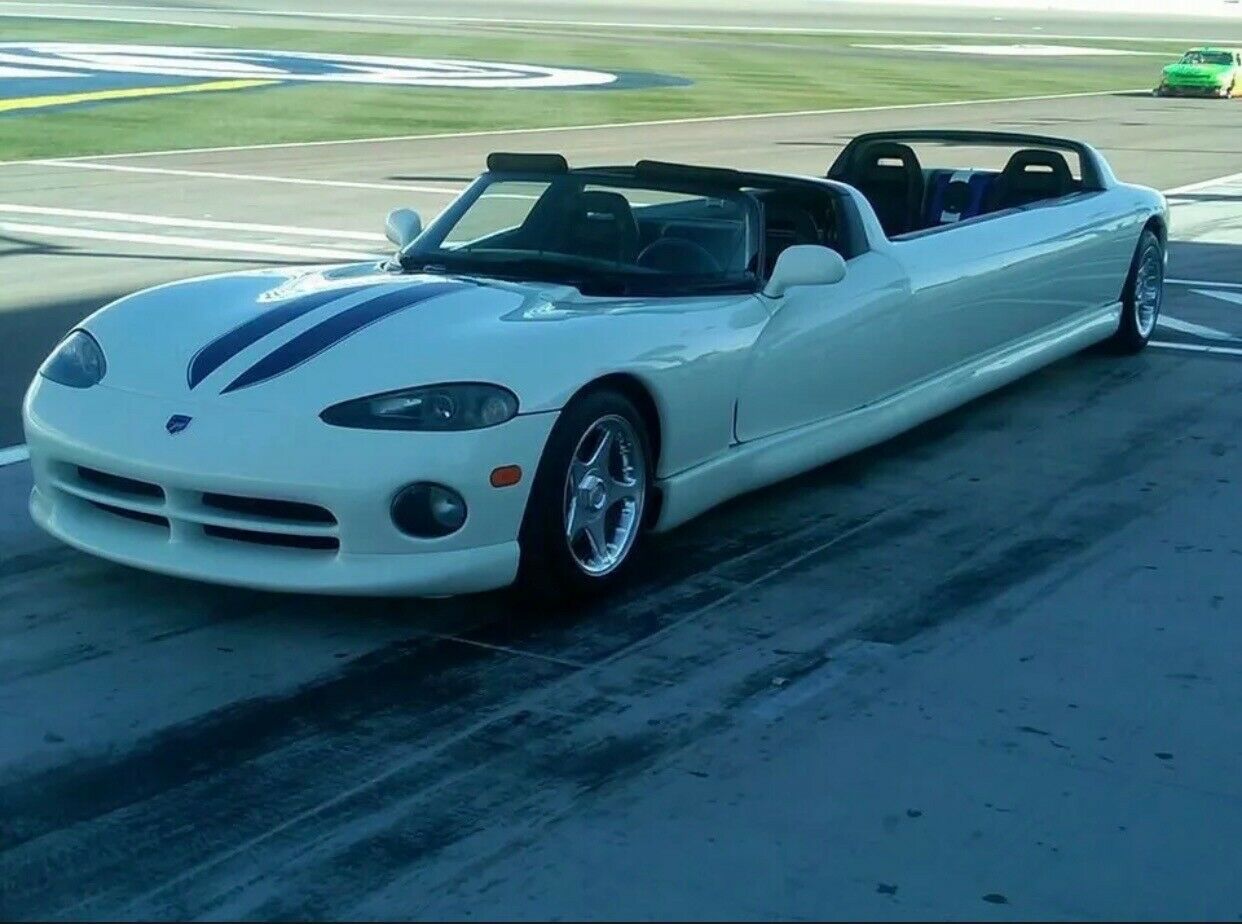 This 25-Feet Long Dodge Viper Limo Is A One-Off But Failed To Sell