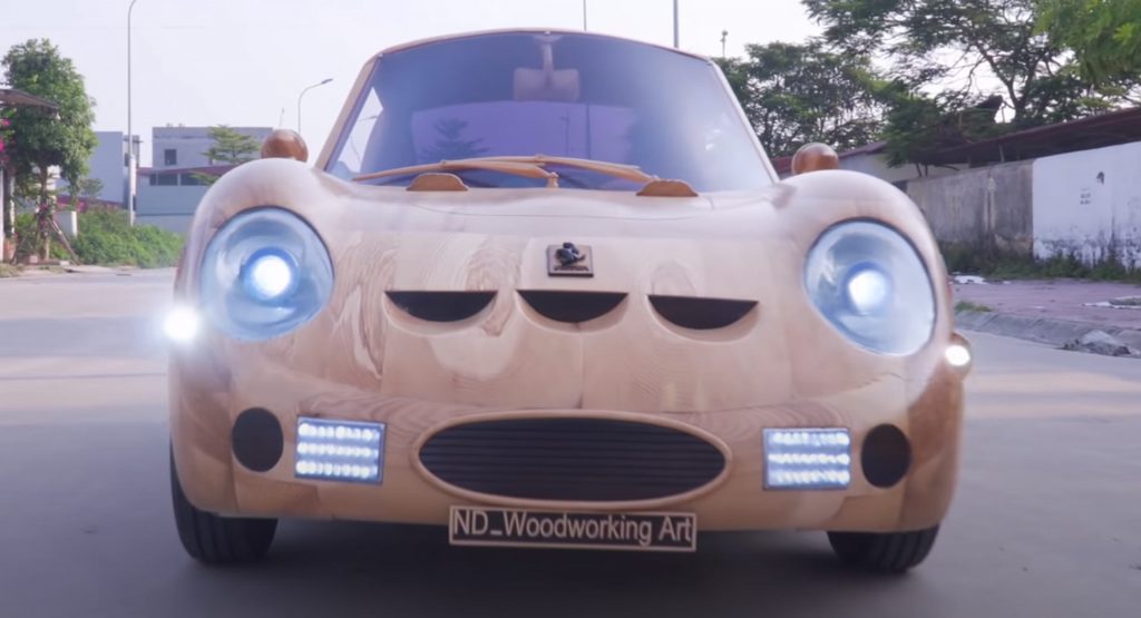  This Is How You Carve A Ferrari 250 GTO From Wood