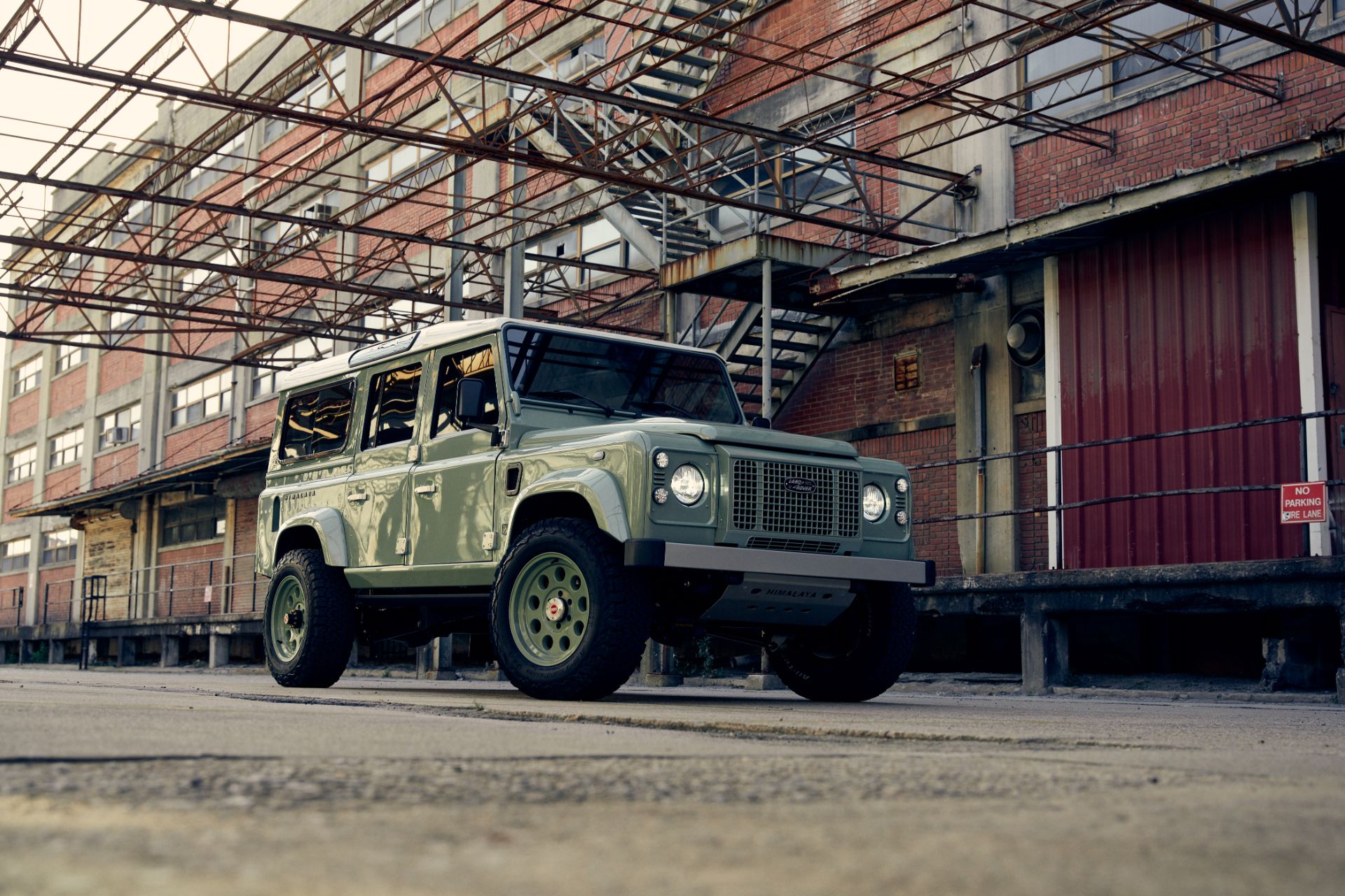 Himalaya Hue 166 Is A Hand-Built $300k Defender With A 650 HP Supercharged V8