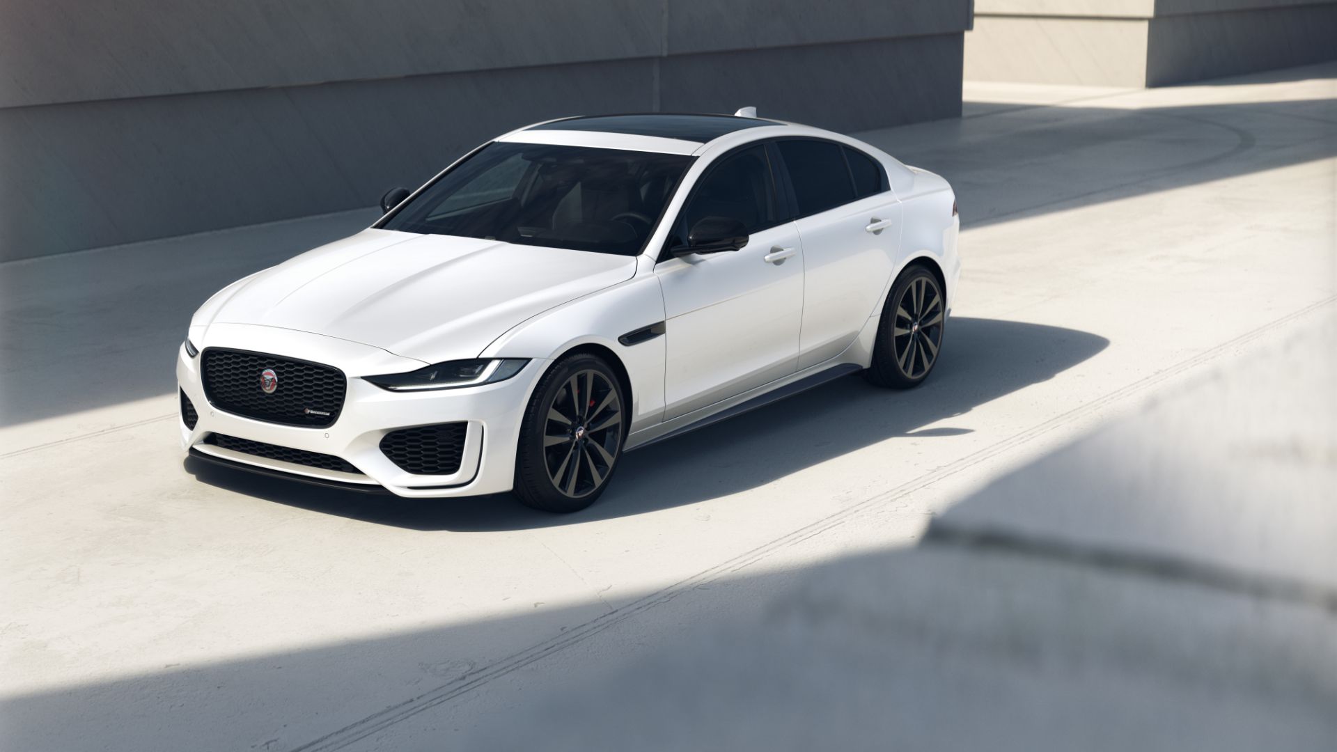 Jaguar XE And XF Get The R-Dynamic Black Treatment