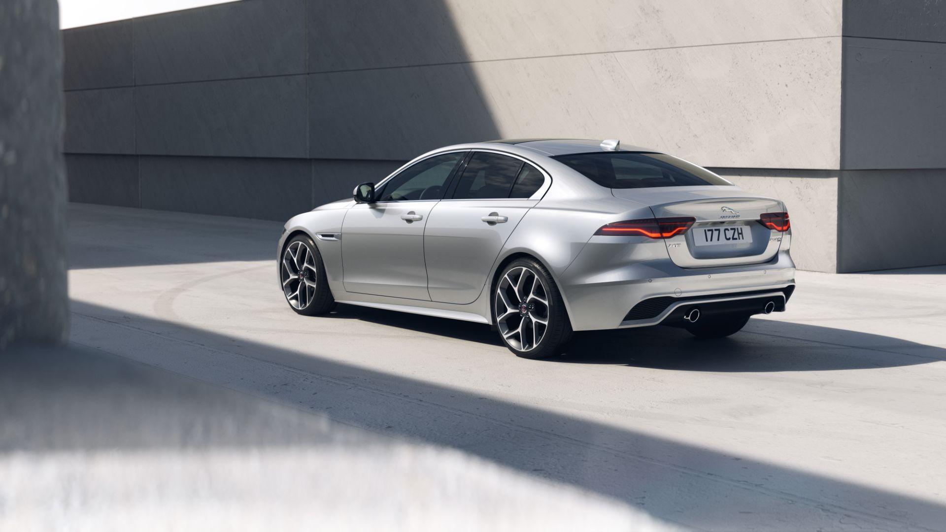 Jaguar XE And XF Get The R-Dynamic Black Treatment