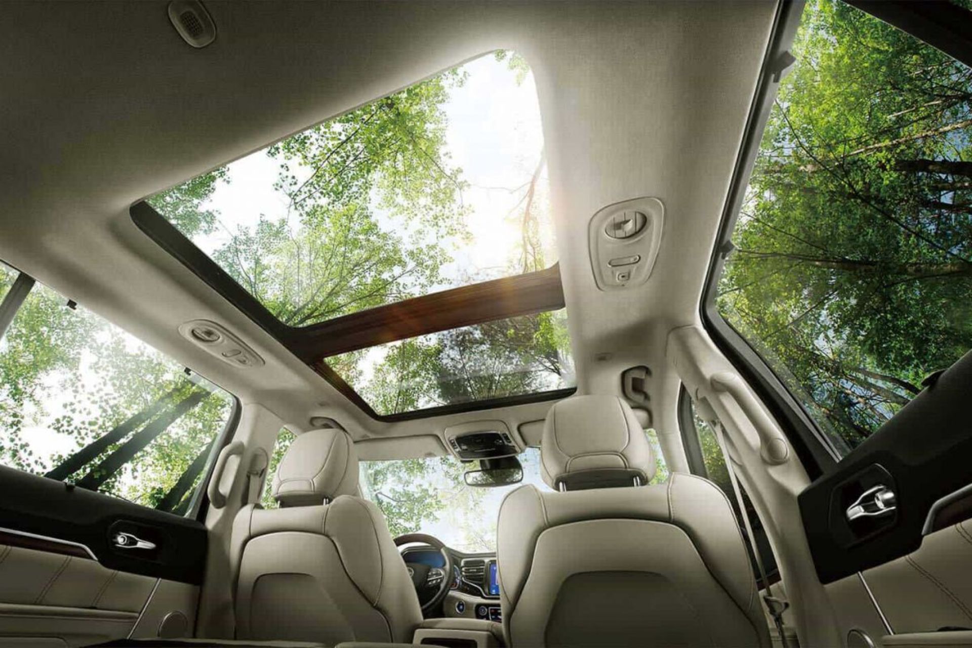 Facelifted Jeep Grand Commander Unveiled For China With Minor Design Changes