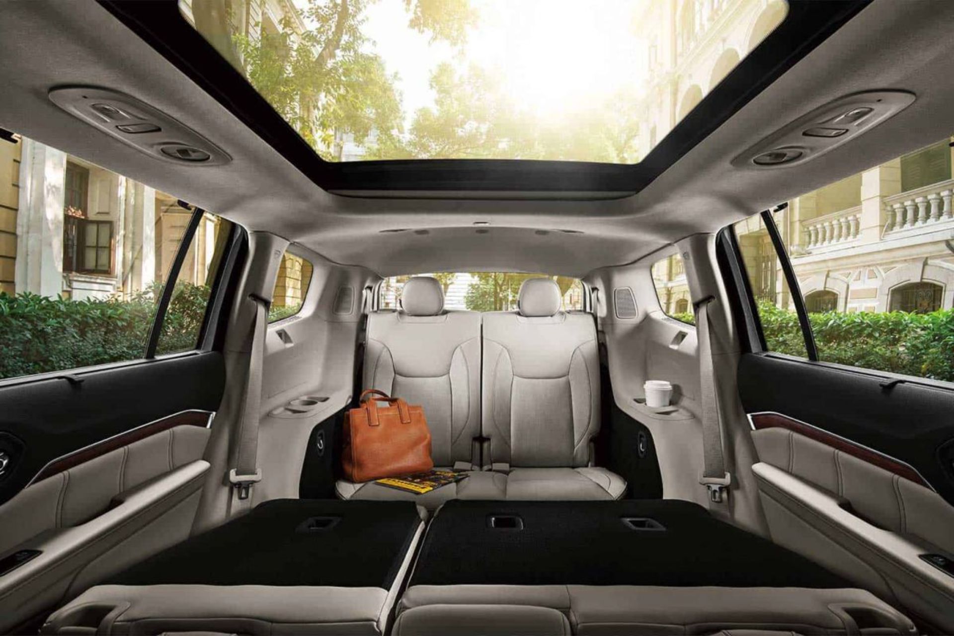 Facelifted Jeep Grand Commander Unveiled For China With Minor Design Changes