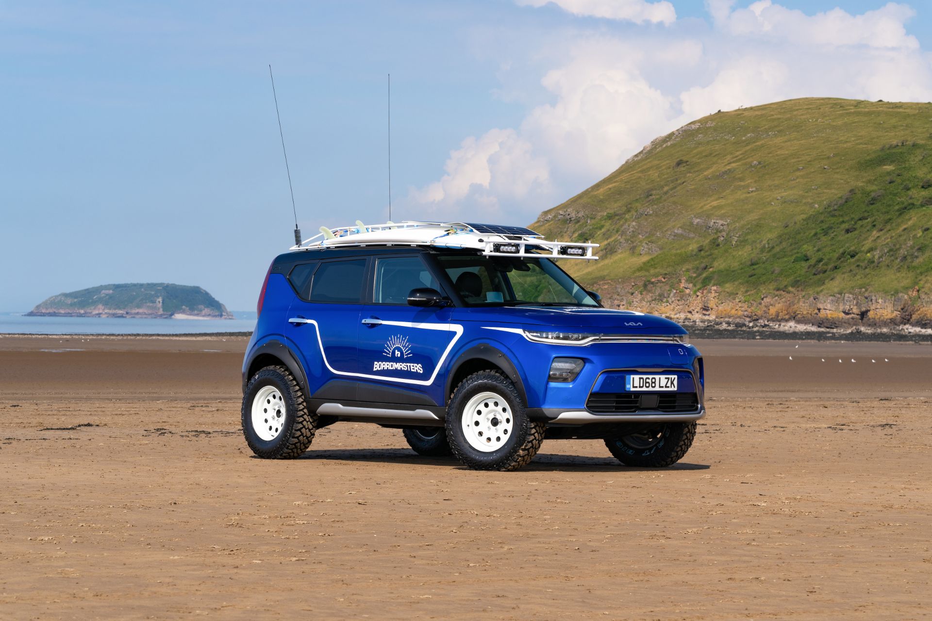Lifted Kia Soul EV Boardmasters Edition Is The Perfect Vehicle For Surfers
