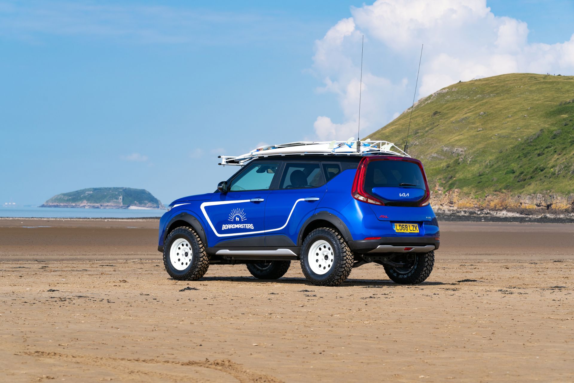 Lifted Kia Soul EV Boardmasters Edition Is The Perfect Vehicle For Surfers