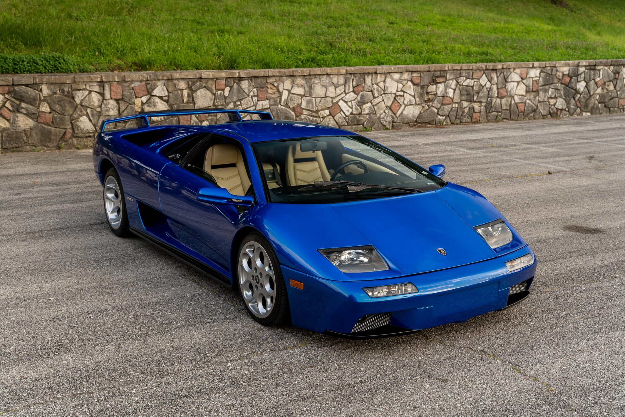 Monterey Blue 2001 Lamborghini Diablo VT 6.0 Is Dripping With Sex Appeal