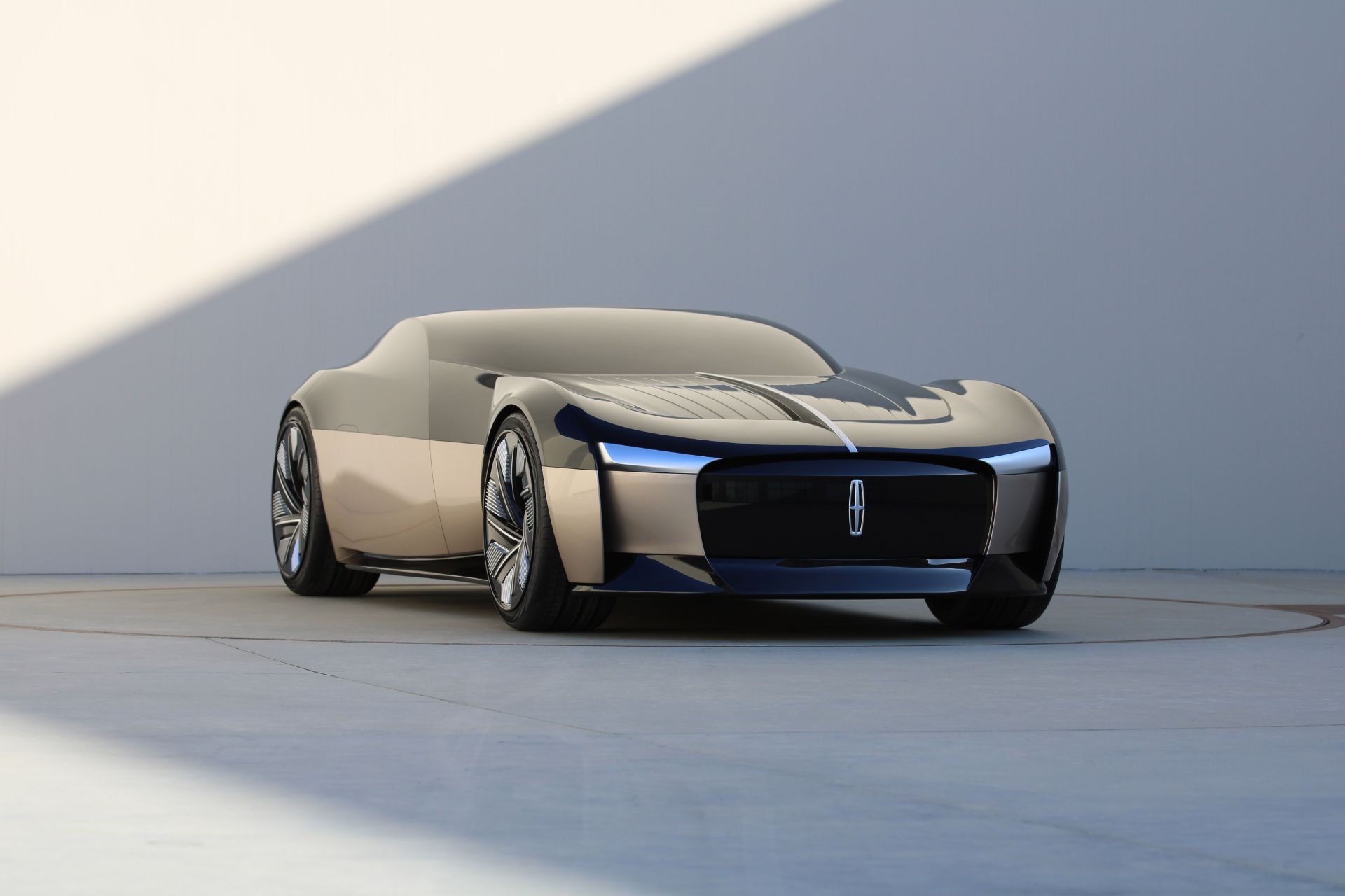 Student-Designed Lincoln Concept Car For 2040 Realized Into A Full-Scale Model