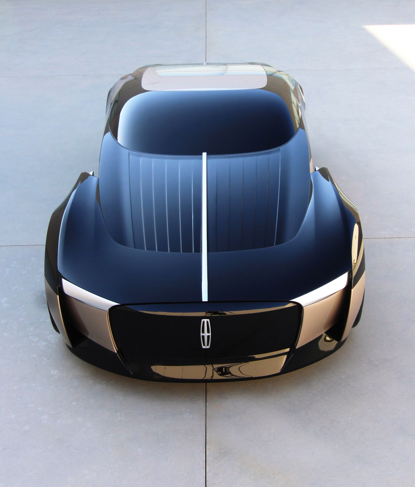 Student-Designed Lincoln Concept Car For 2040 Realized Into A Full-Scale Model