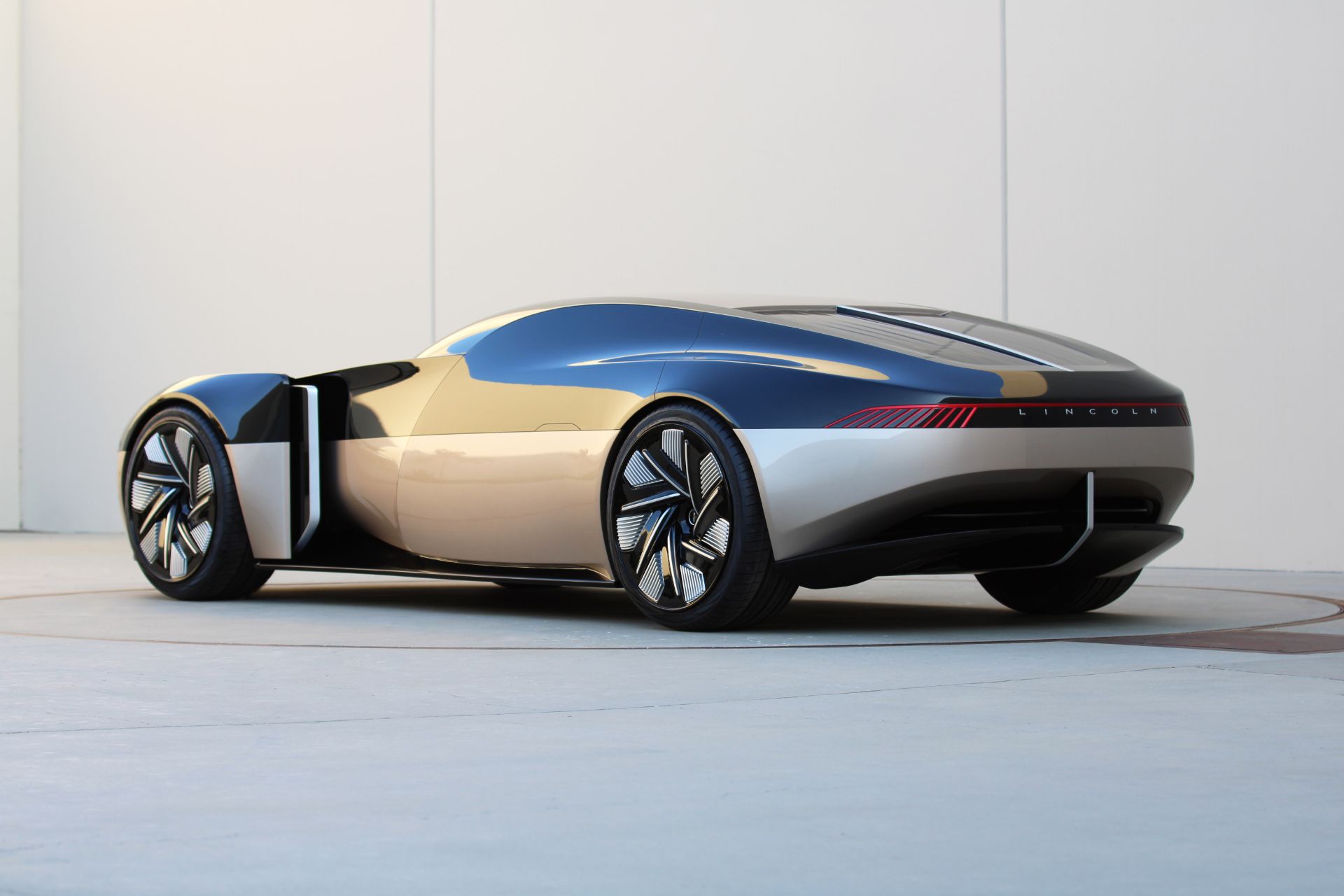 Student-Designed Lincoln Concept Car For 2040 Realized Into A Full-Scale Model