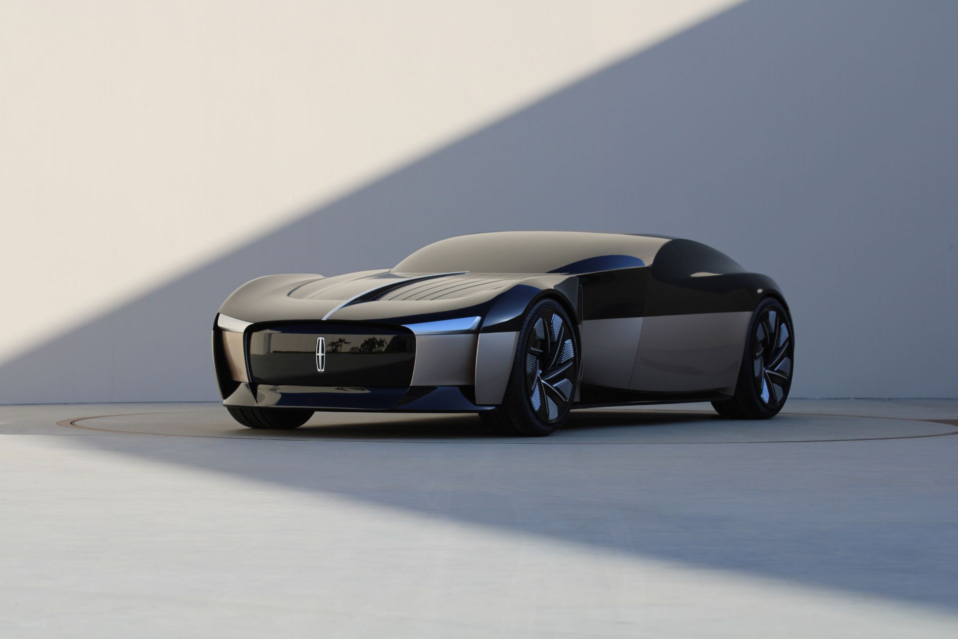 Student-Designed Lincoln Concept Car For 2040 Realized Into A Full-Scale Model