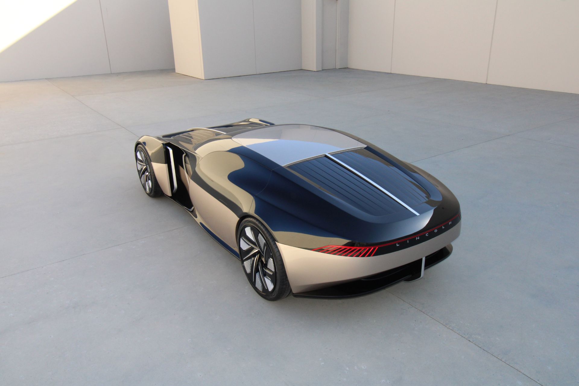 Student-Designed Lincoln Concept Car For 2040 Realized Into A Full-Scale Model