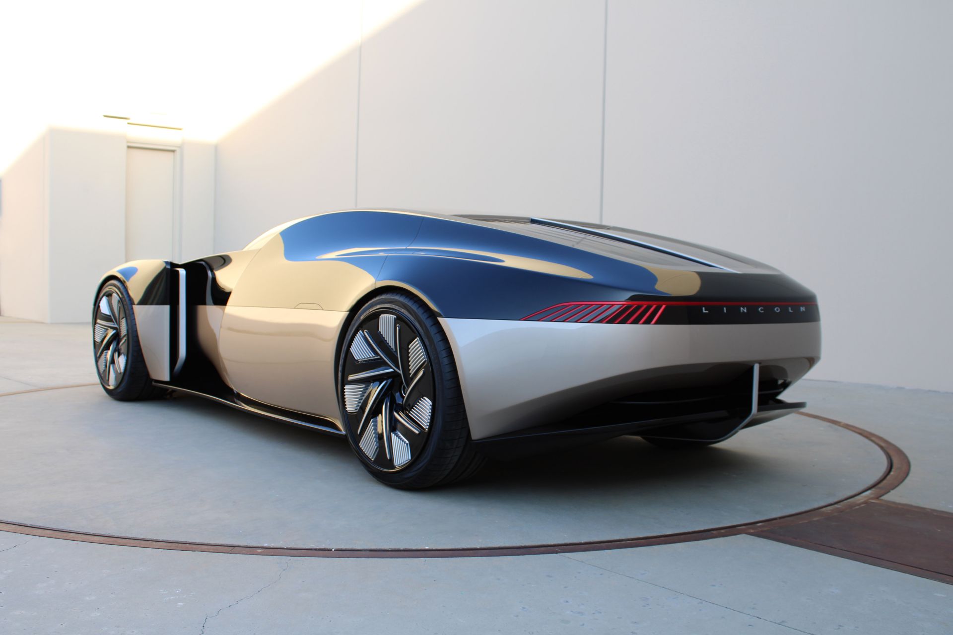 Student-Designed Lincoln Concept Car For 2040 Realized Into A Full-Scale Model