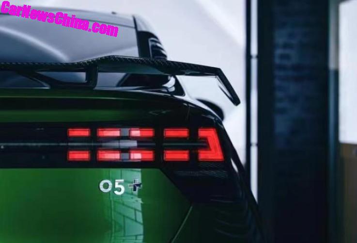 Lynk & Co’s Striking 05+ Has 265 HP, Carbon Fiber Add-Ons