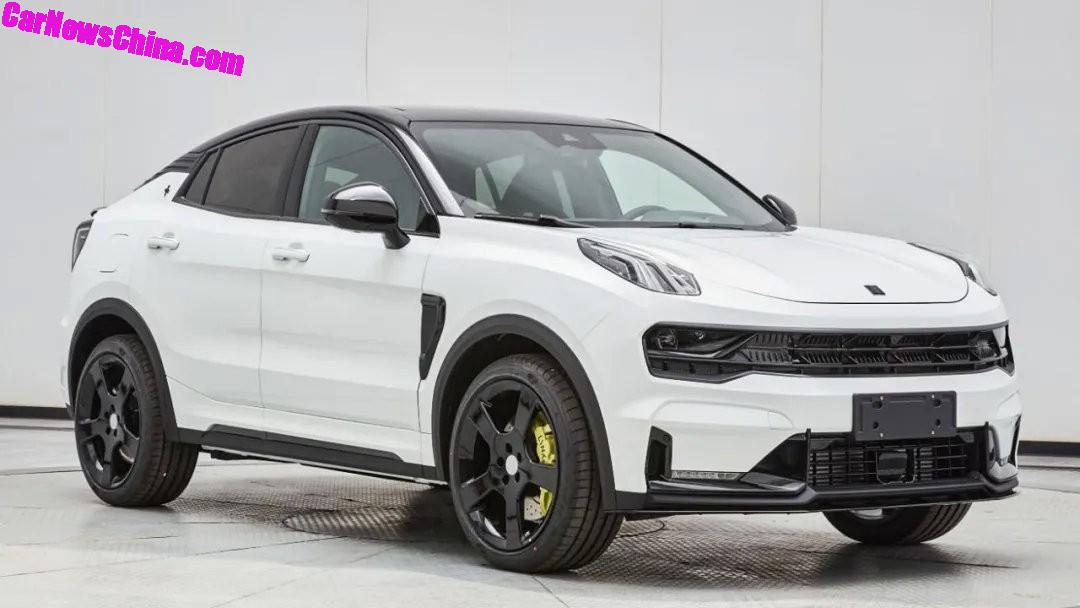 Lynk & Co’s Striking 05+ Has 265 HP, Carbon Fiber Add-Ons
