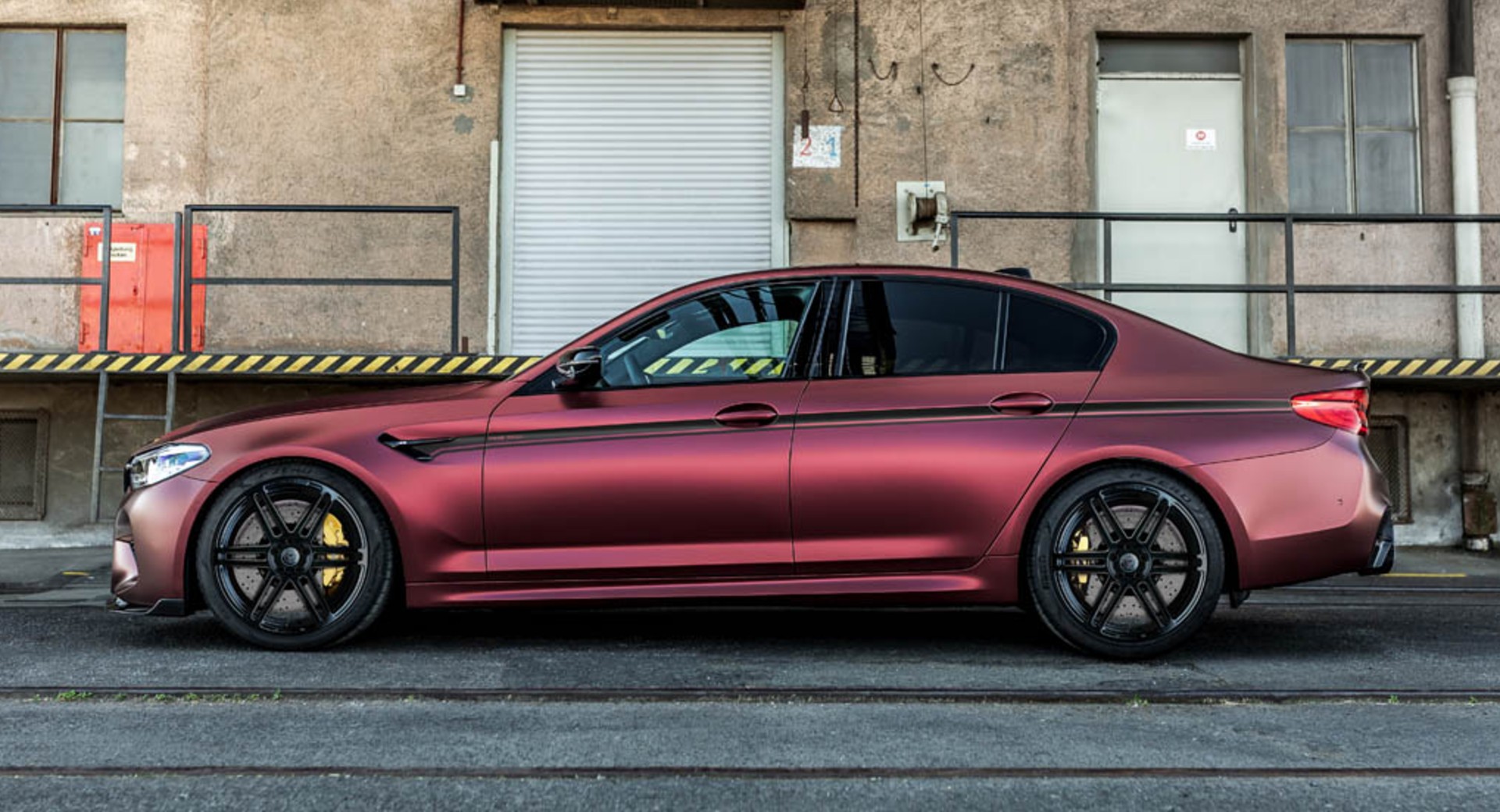 Manhart's BMW M5 CS Is Ready To Pull the Trigger on Supercars -  autoevolution