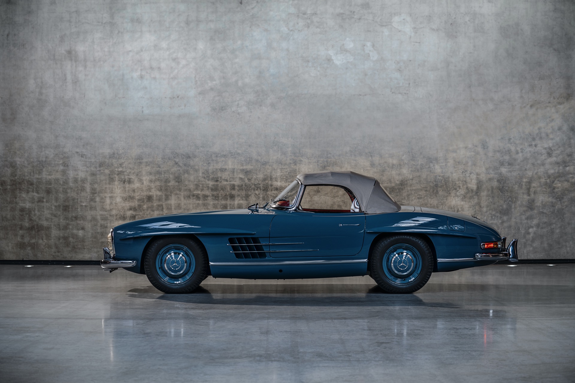 A Brief Look Back At The History Of The Mercedes-Benz SL