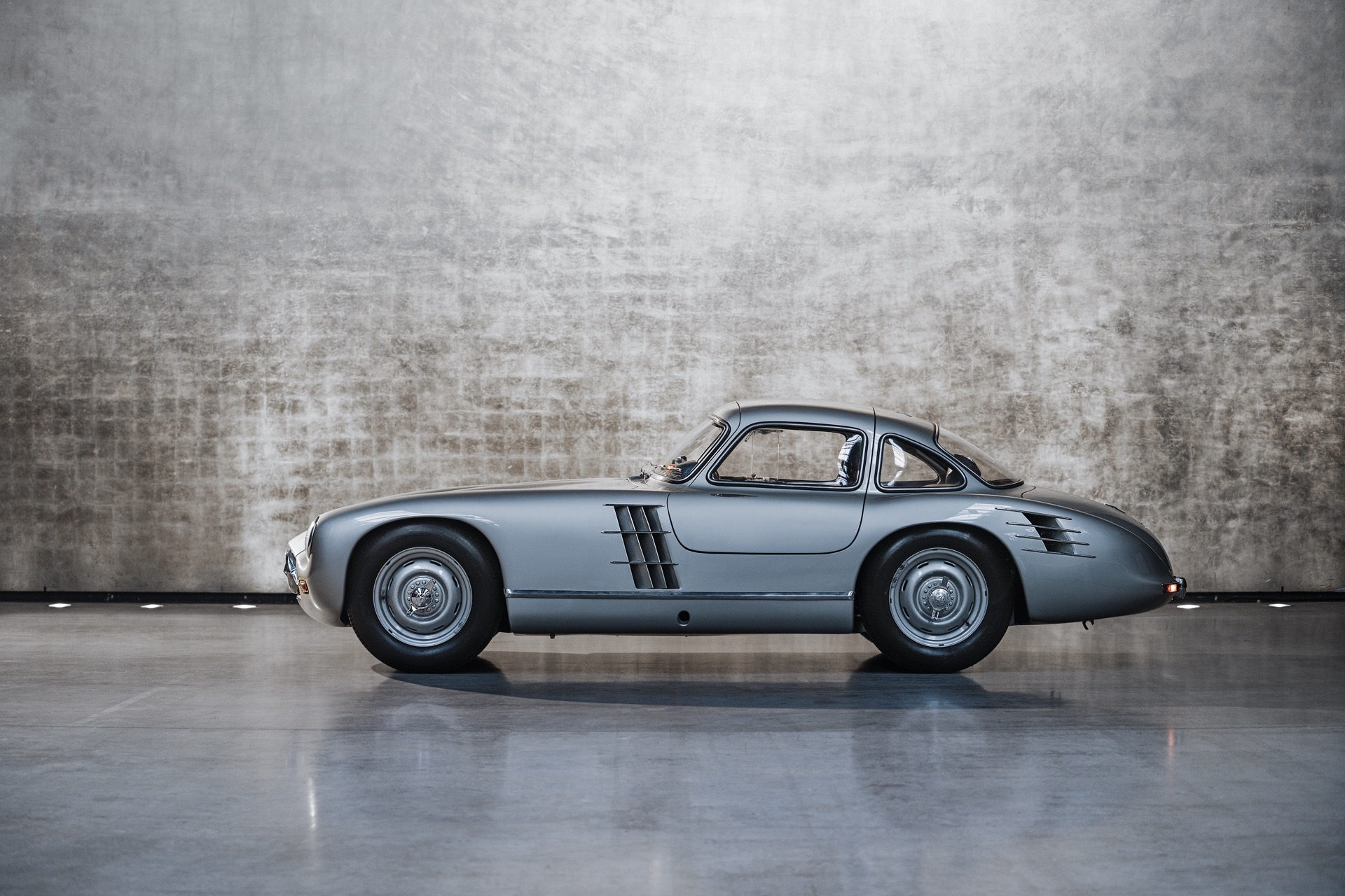 A Brief Look Back At The History Of The Mercedes-Benz SL