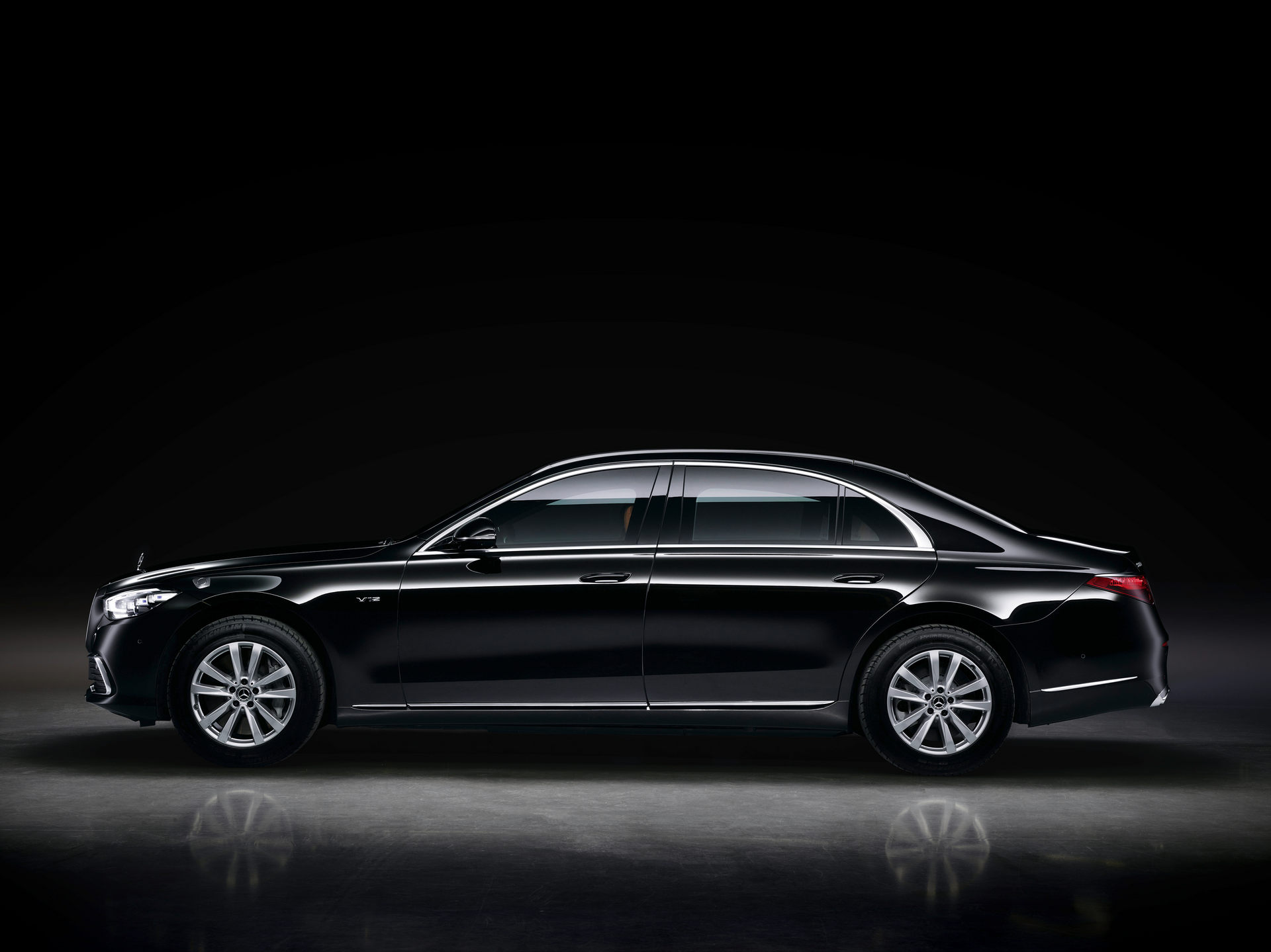 New Armored 2022 Mercedes-Benz S 680 Guard 4MATIC Is A Tough Cookie To Crack