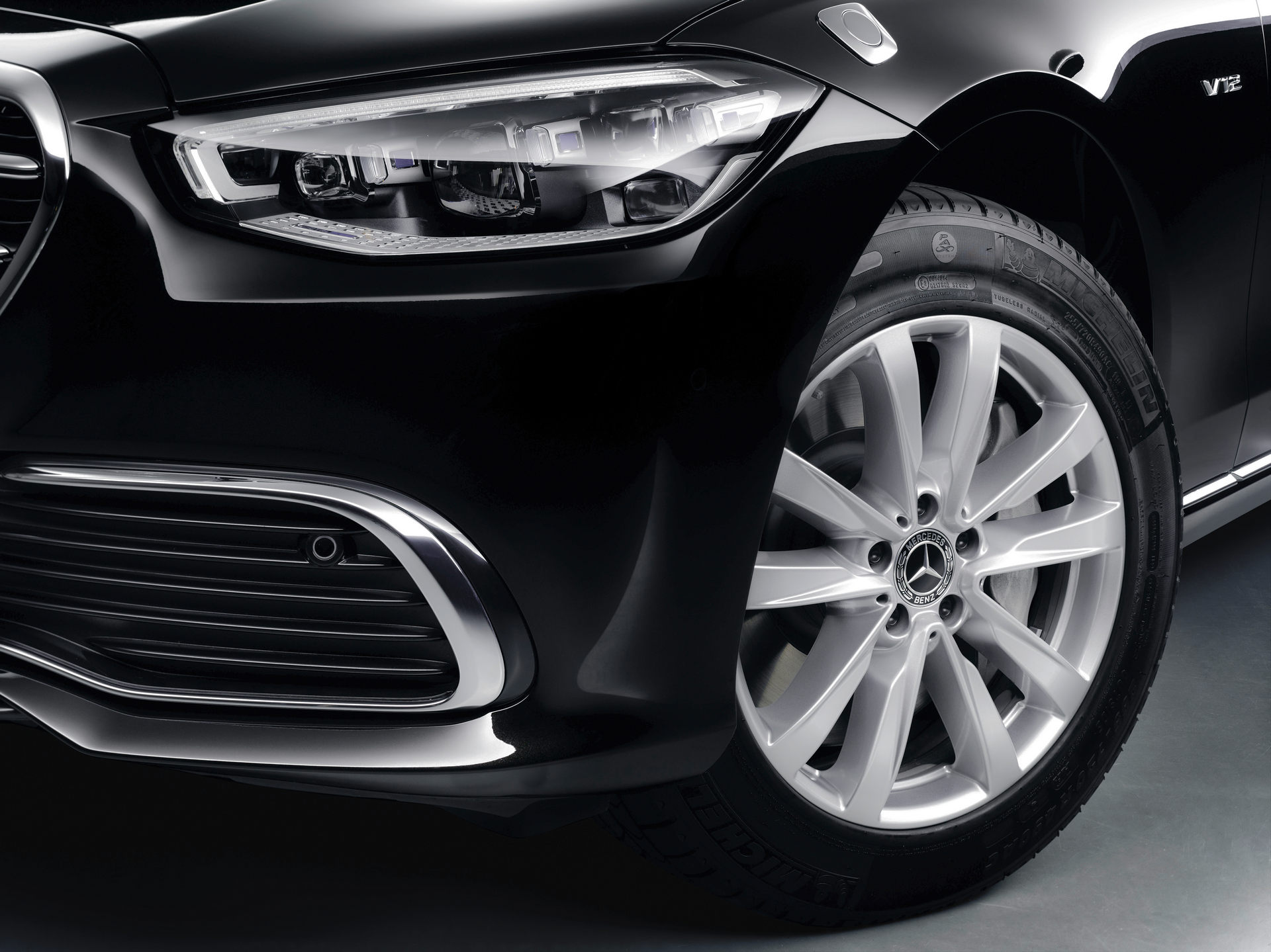 New Armored 2022 Mercedes-Benz S 680 Guard 4MATIC Is A Tough Cookie To Crack