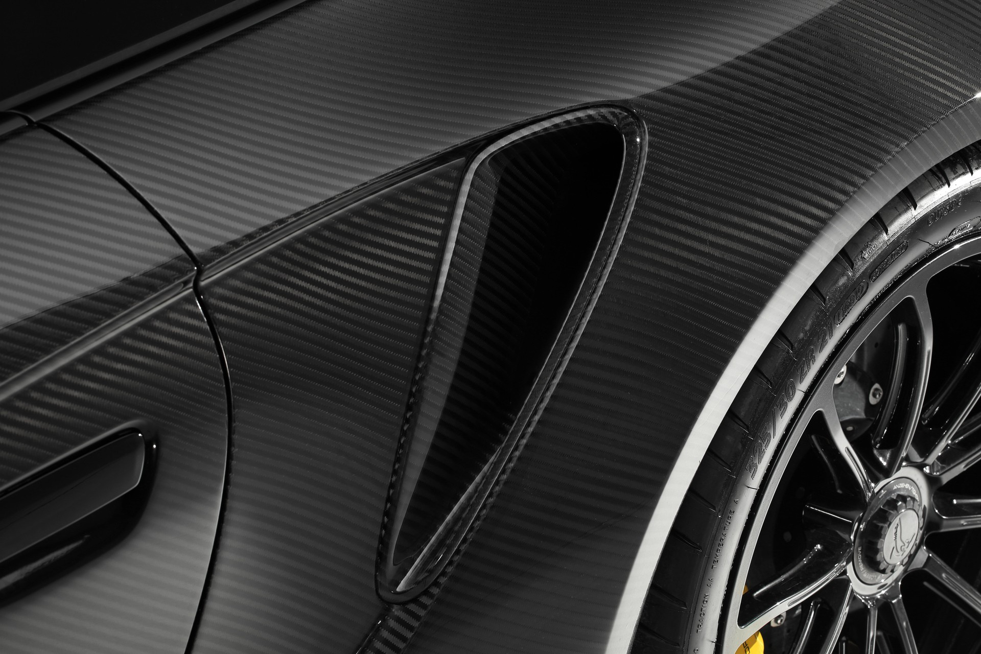 For $120,000, Russia’s TopCar Will Dress Your Porsche 992 Turbo S In Carbon Fiber From Top To Bottom