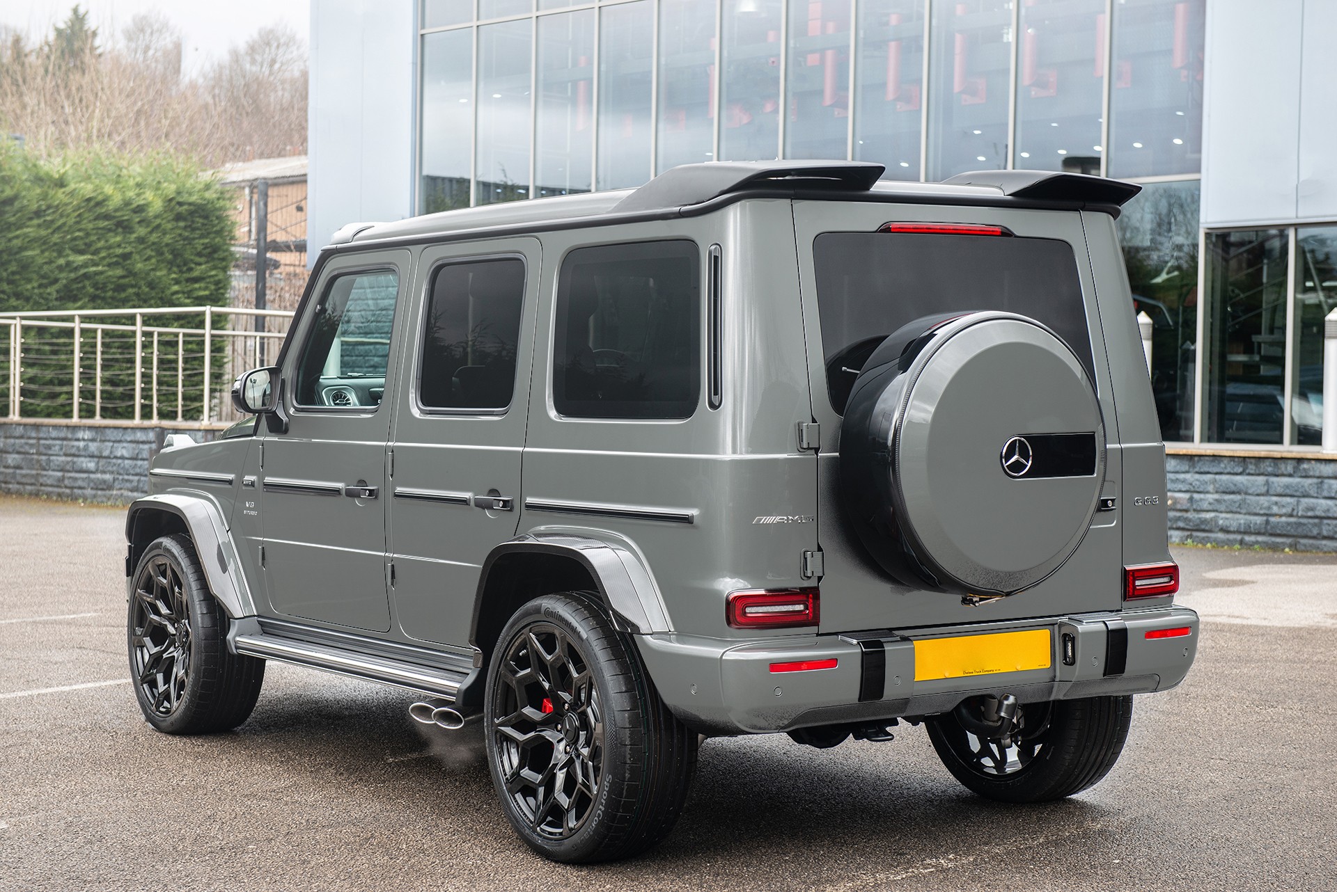 Project Kahn Upgrades The Mercedes-AMG G63 To Carbon Wide Track Specification