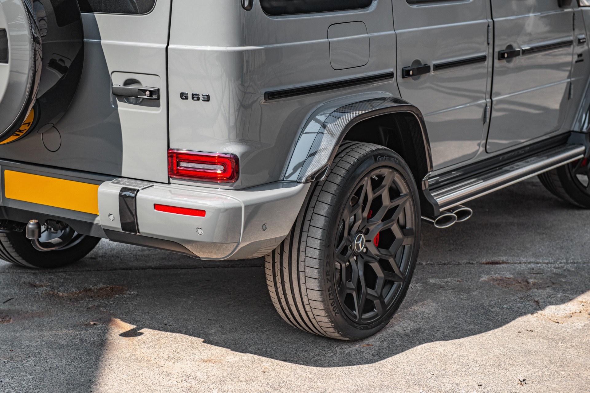 Project Kahn Upgrades The Mercedes-AMG G63 To Carbon Wide Track Specification