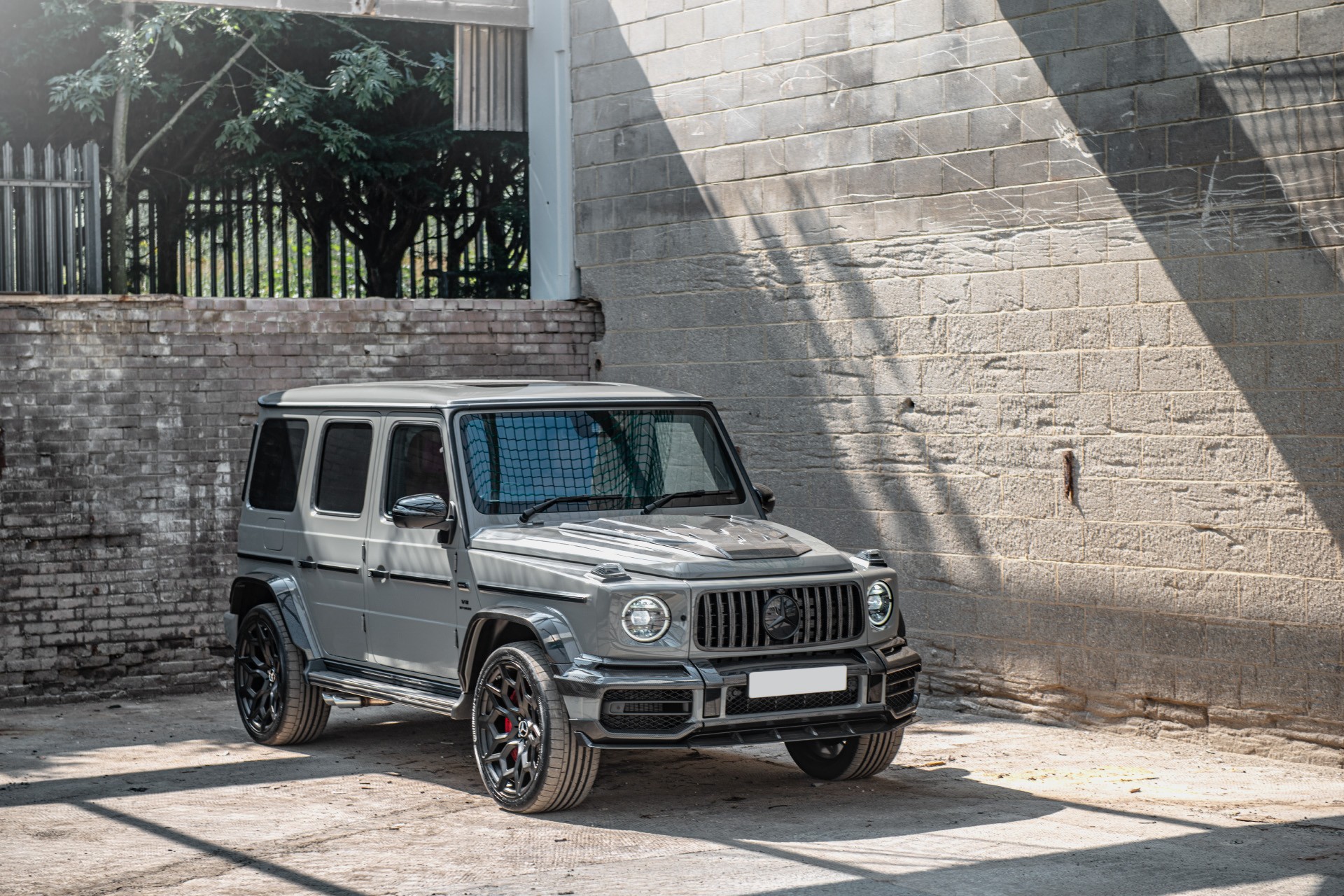 Project Kahn Upgrades The Mercedes-AMG G63 To Carbon Wide Track Specification
