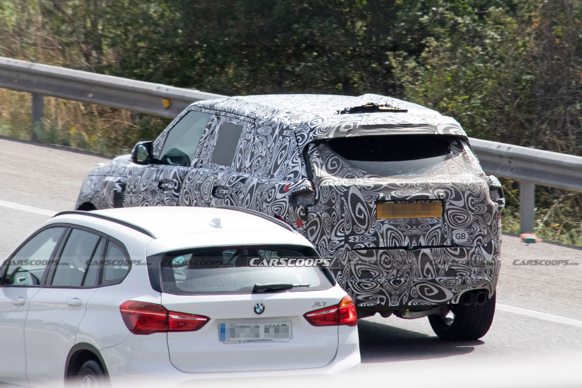 Range Rover Sport SVR Spied With Huge Brakes And Quad Exhaust Pipes