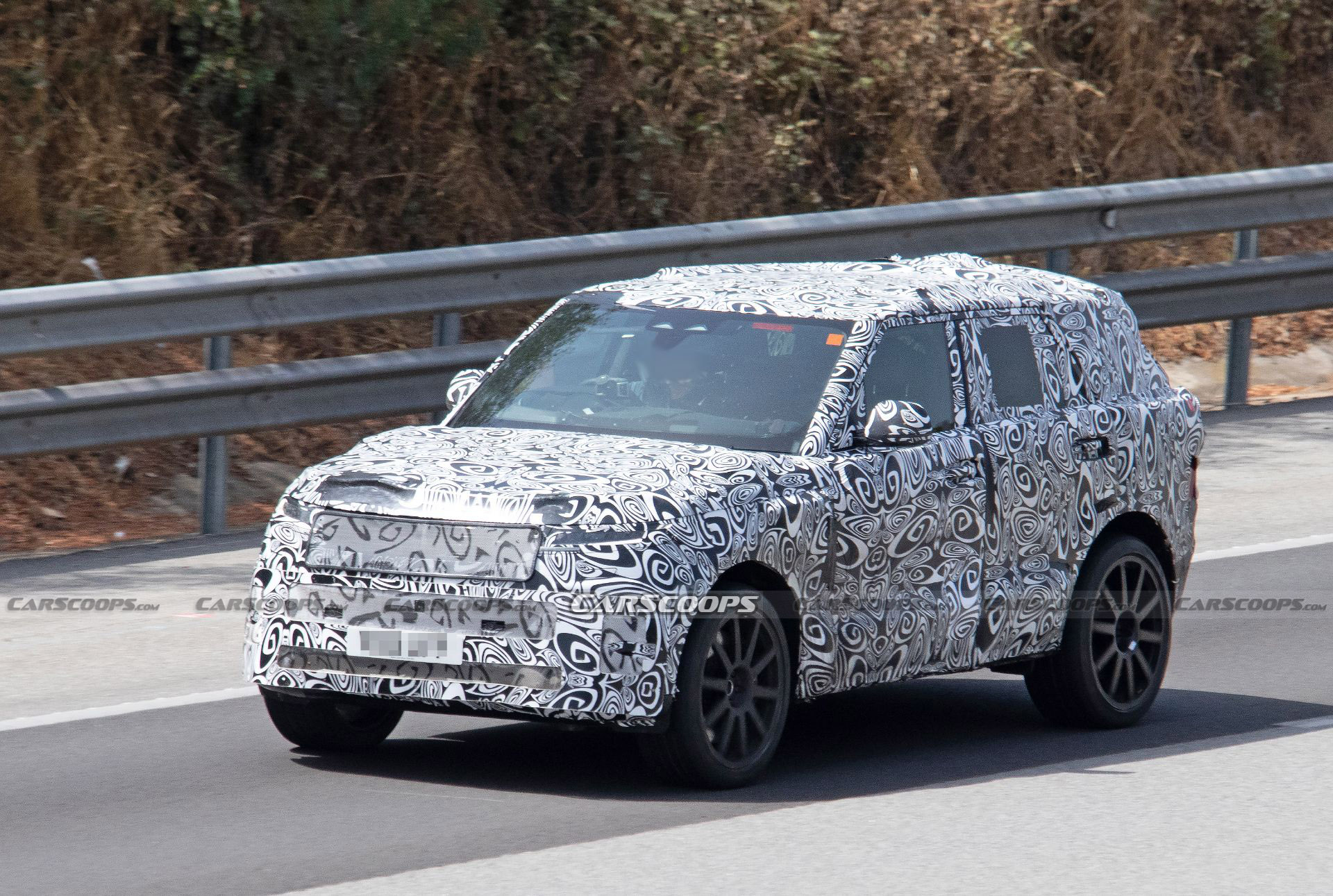 Range Rover Sport SVR Spied With Huge Brakes And Quad Exhaust Pipes
