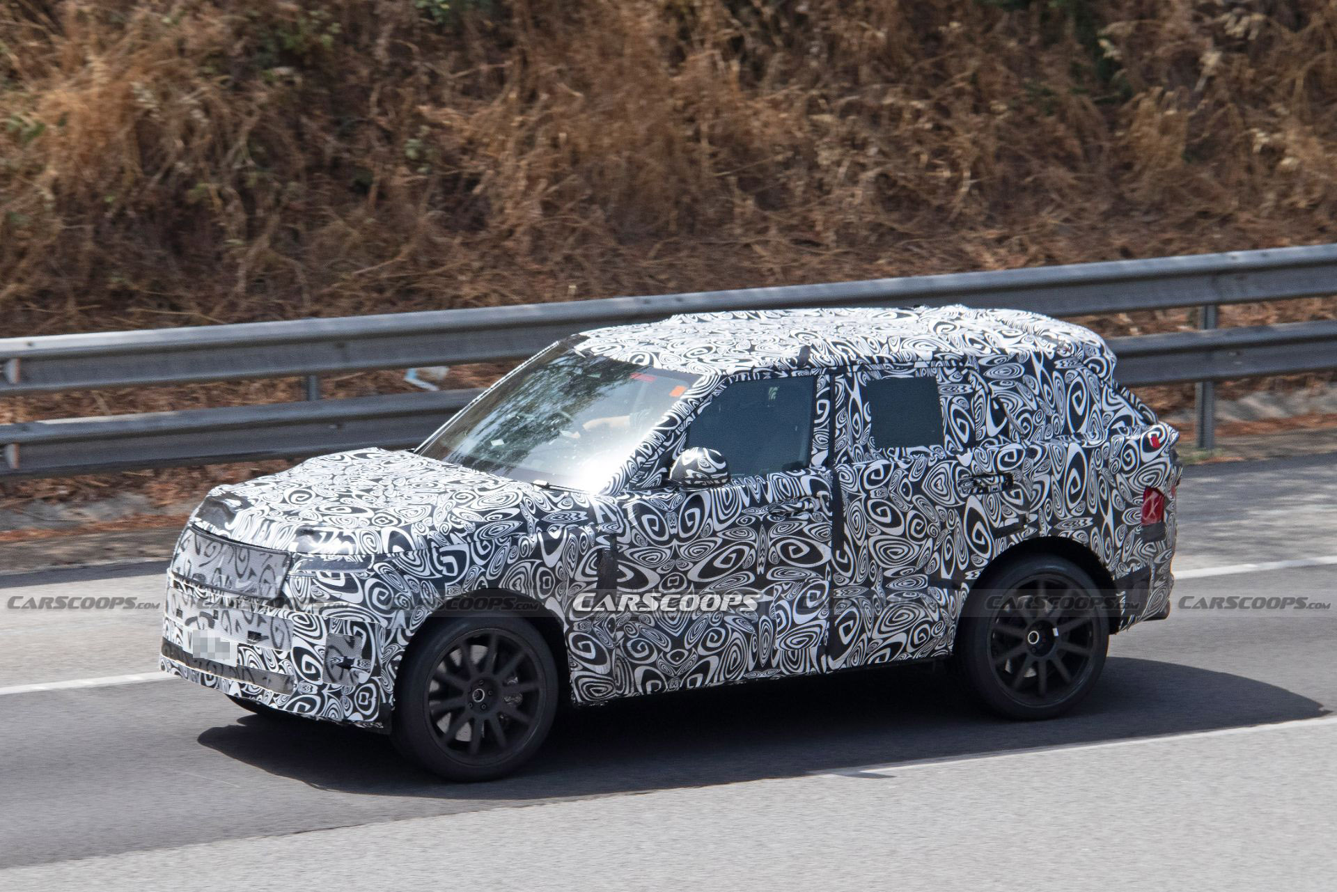 Range Rover Sport SVR Spied With Huge Brakes And Quad Exhaust Pipes