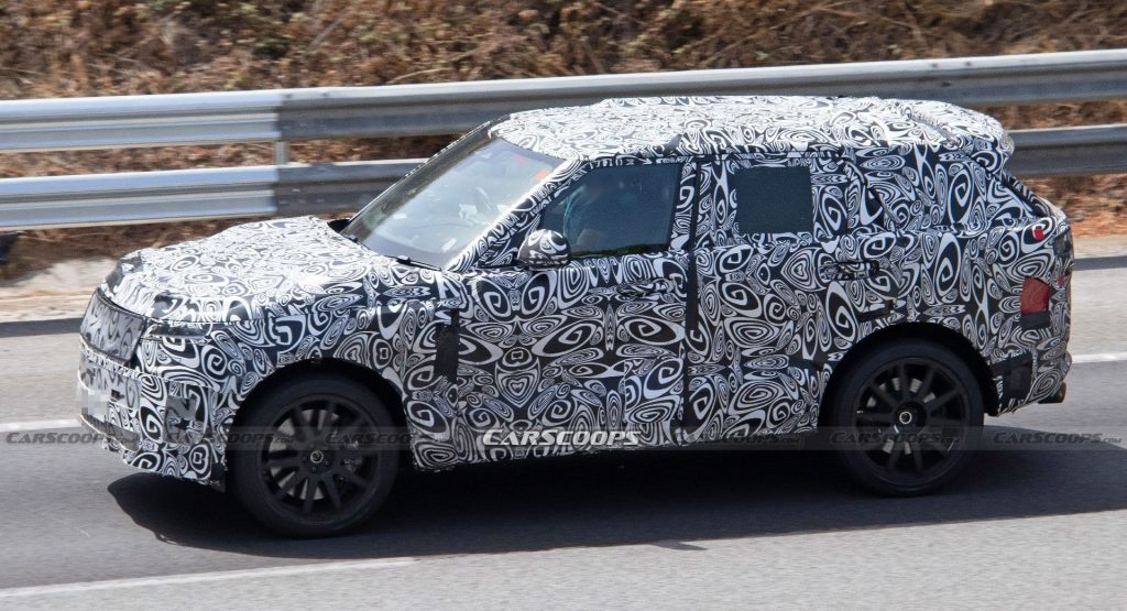  Range Rover Sport SVR Spied With Huge Brakes And Quad Exhaust Pipes